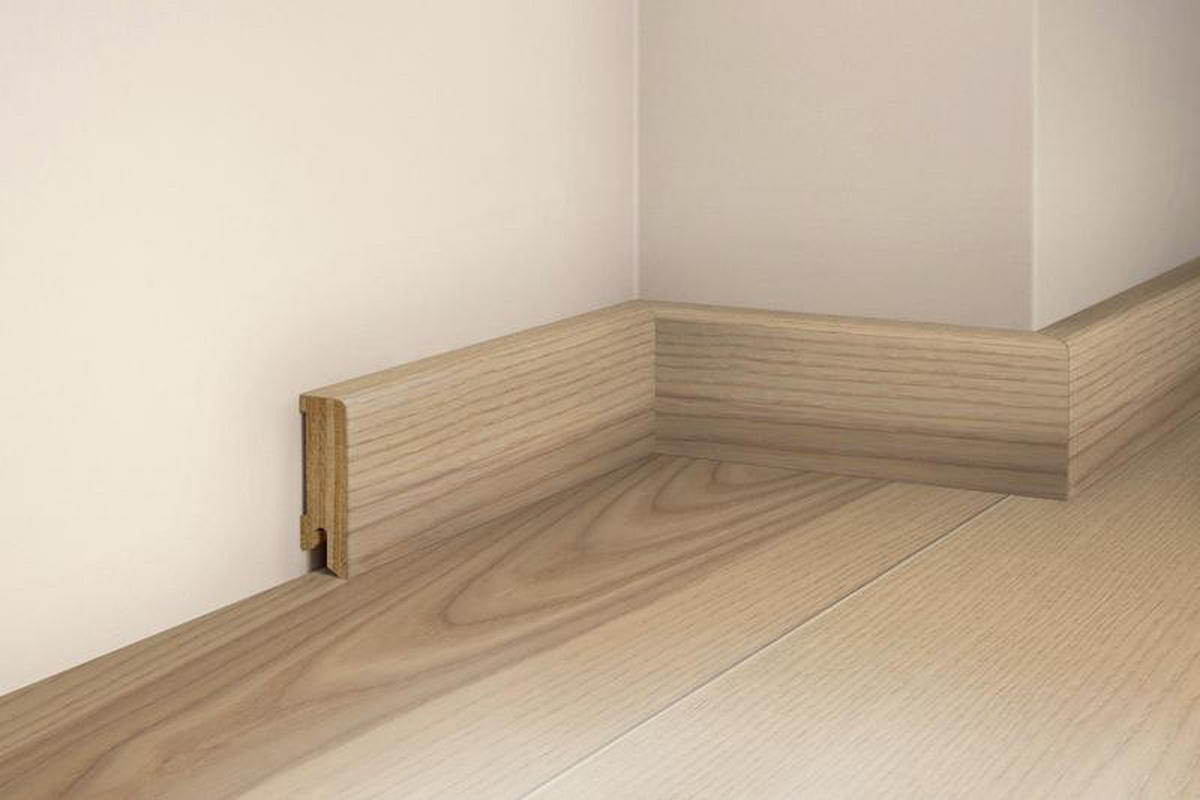 SOCKELLEISTE, Esche Champagne  - Basics, Holz (240/5/1,6cm) - Tilo