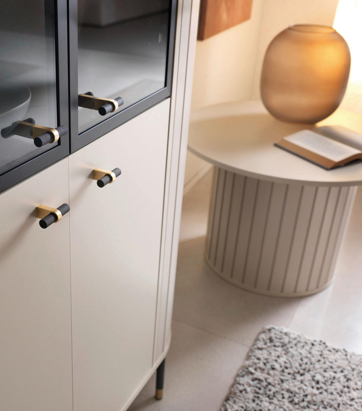 VITRINE  in Schwarz, Goldfarben, Kaschmir  - Kaschmir/Goldfarben, MODERN, Glas/Holzwerkstoff (112,3/155/40cm) - home24