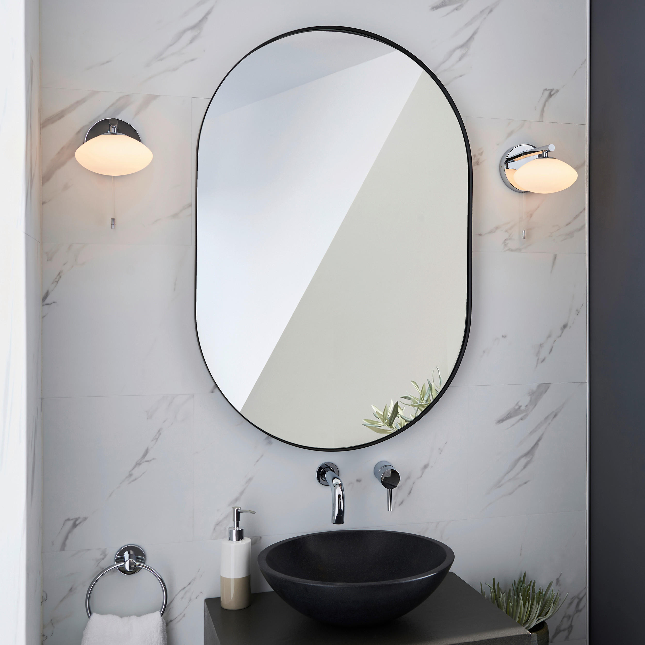 BADEZIMMER-WANDLEUCHTE Mobias 14/12 cm   - Messingfarben/Opal, Basics, Glas (14/12cm) - ENDON