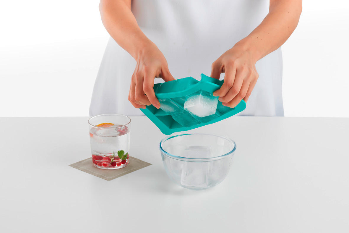 POSODA ZA KOCKE LEDU - turkizna, Basics, umetna masa (11,8/5/23cm) - LEKUE