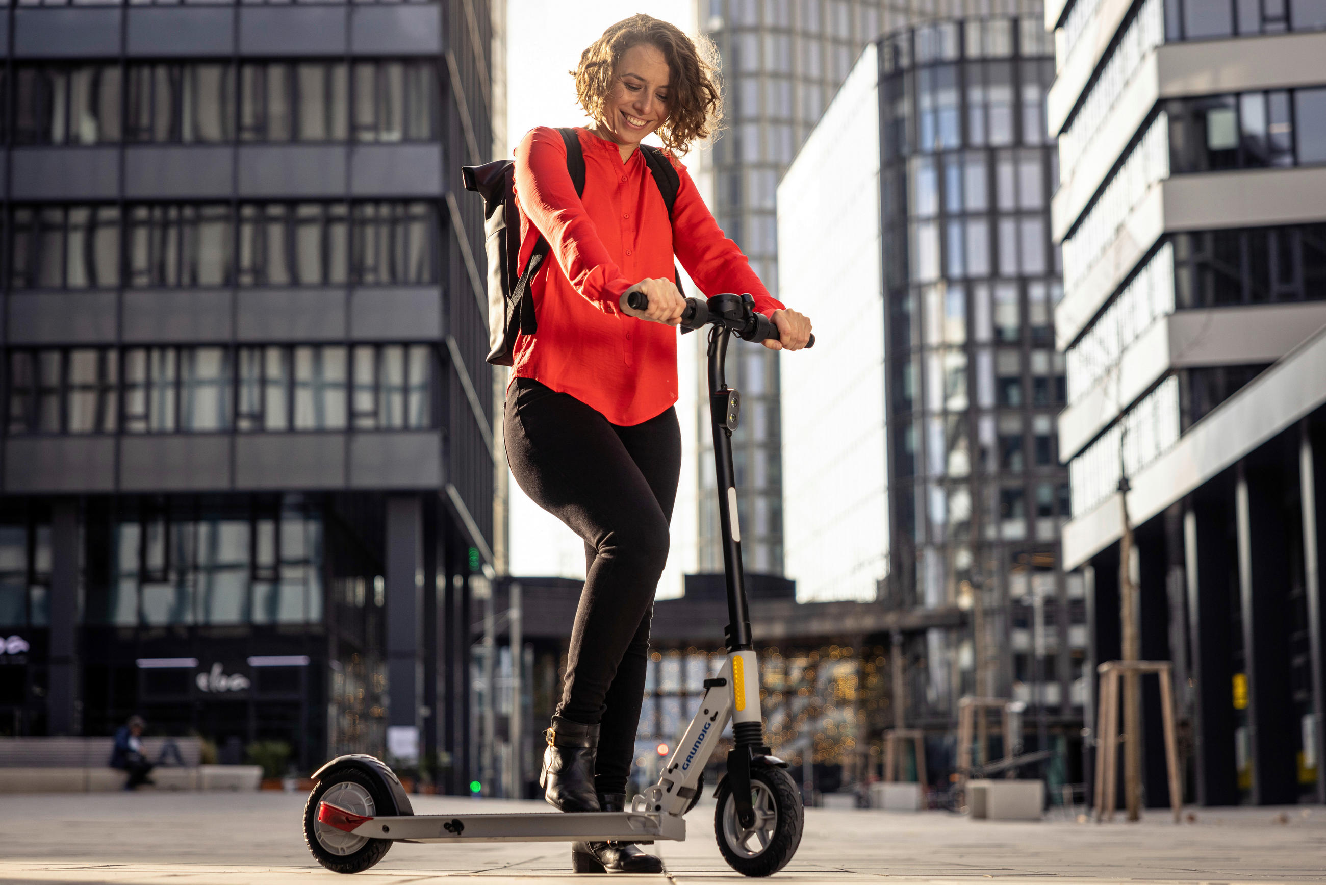 E-SCOOTER GRUNDIG ERG02 CE - Grau, KONVENTIONELL, Metall (103/45/107cm) - Atrigo