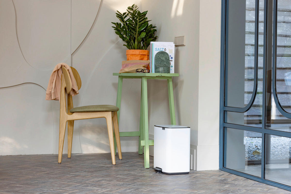 KOŠ S NOŽNOM PAPUČICOM  12 l  Bo  - bijela/antracit, Design, metal/plastika (29/36,5/25,5cm) - Brabantia