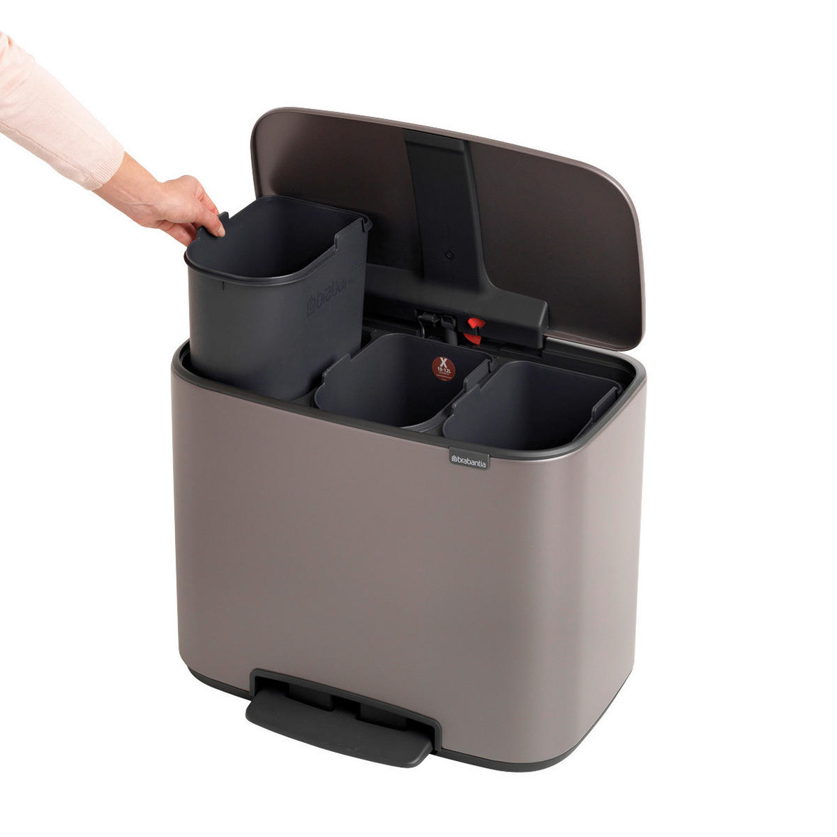 ODPADKOVÝ KOŠ  33 l - šedá/černá, Design, kov/plast (54/44/36,5cm) - Brabantia