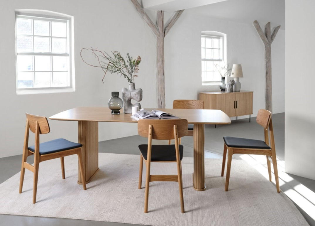 STOL  - svart/ekfärgad, Design, trä/plast (46/82/55cm) - Niels Andersson