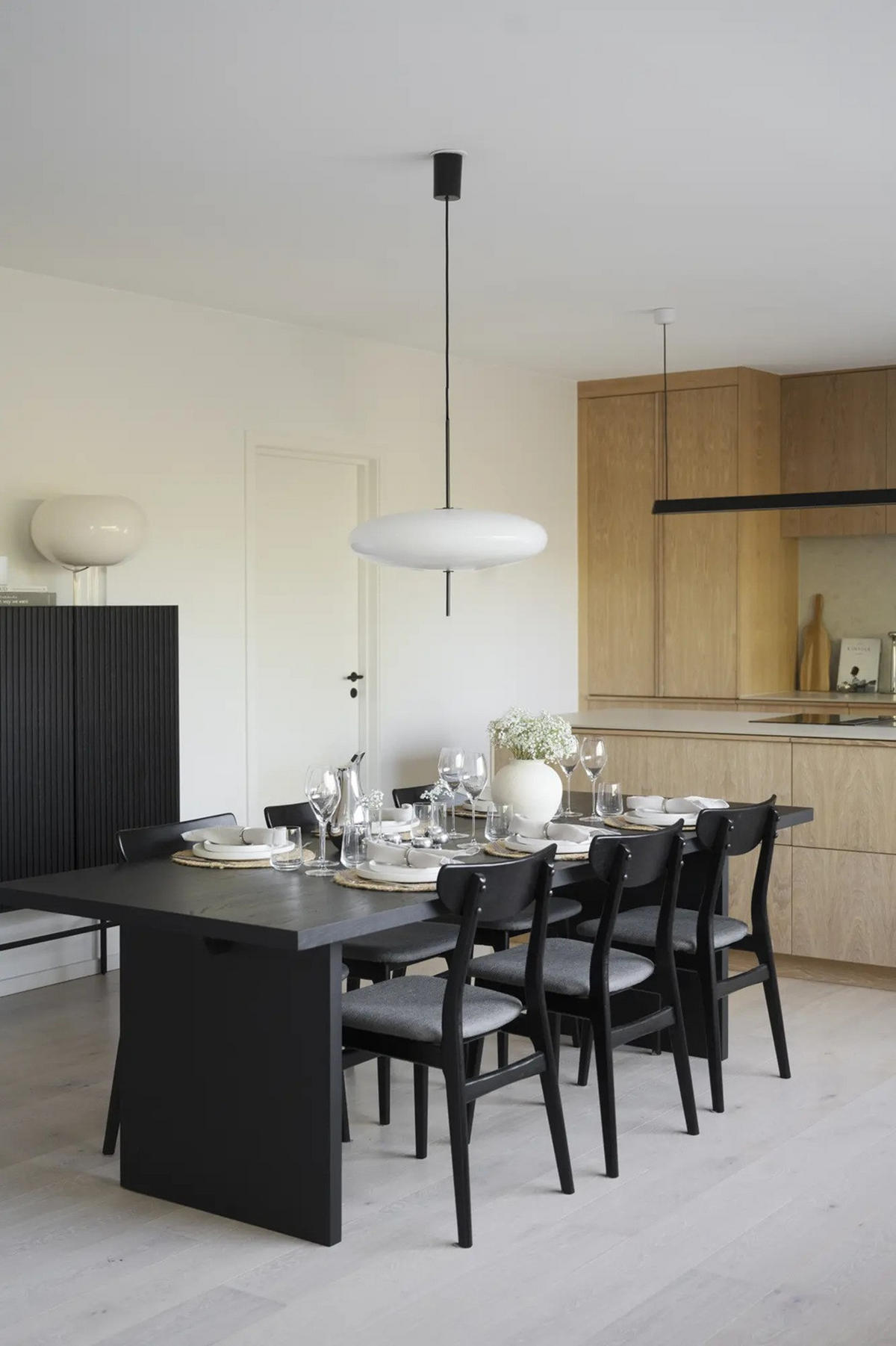 STOL   flatväv  - mörkgrå/svart, Klassisk, trä/textil (44/85/51cm) - Rowico