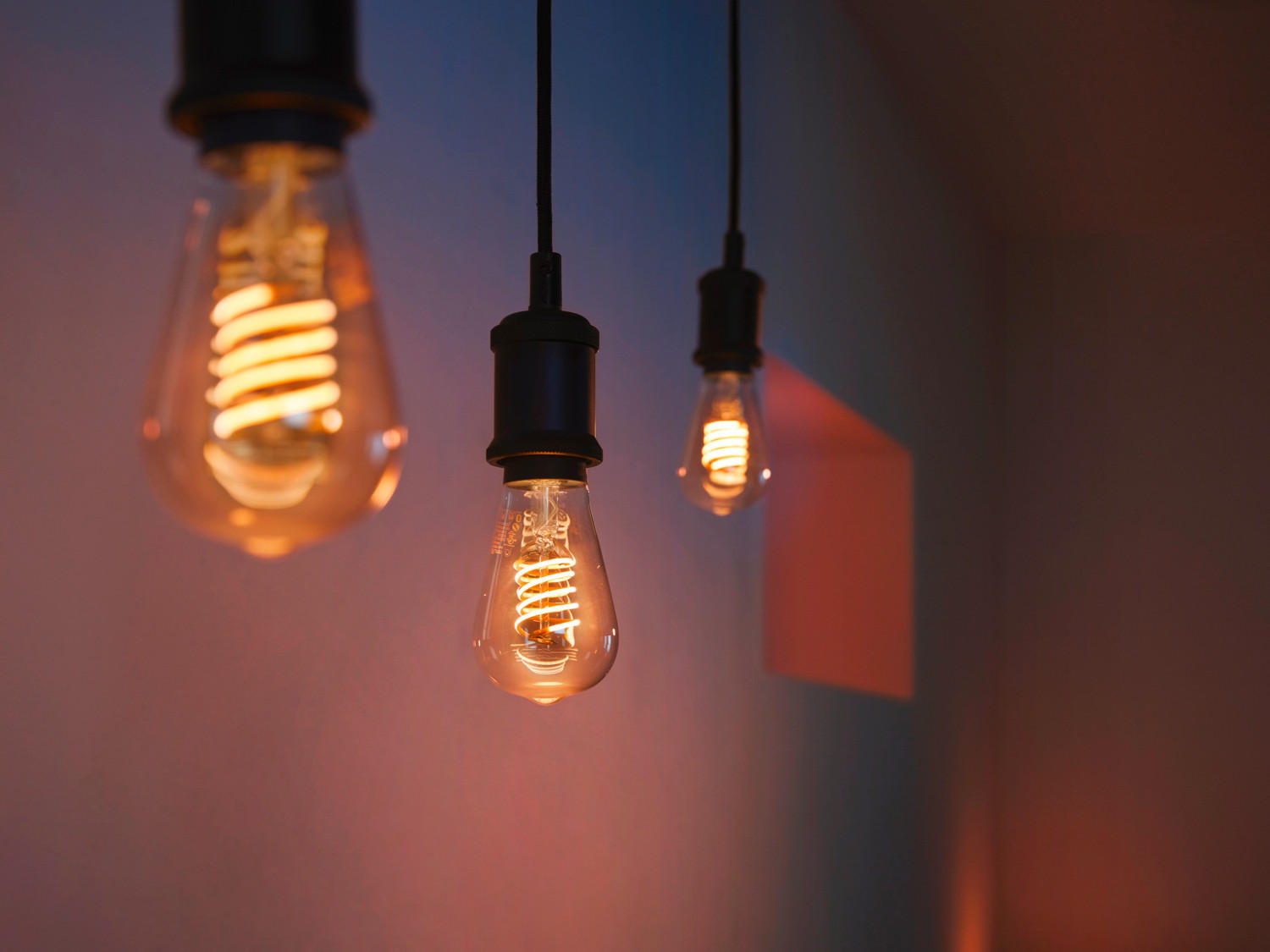 LED-LEUCHTMITTEL   E27 550 lm  - Transparent, Basics, Kunststoff (6/6/13,3cm) - Philips HUE
