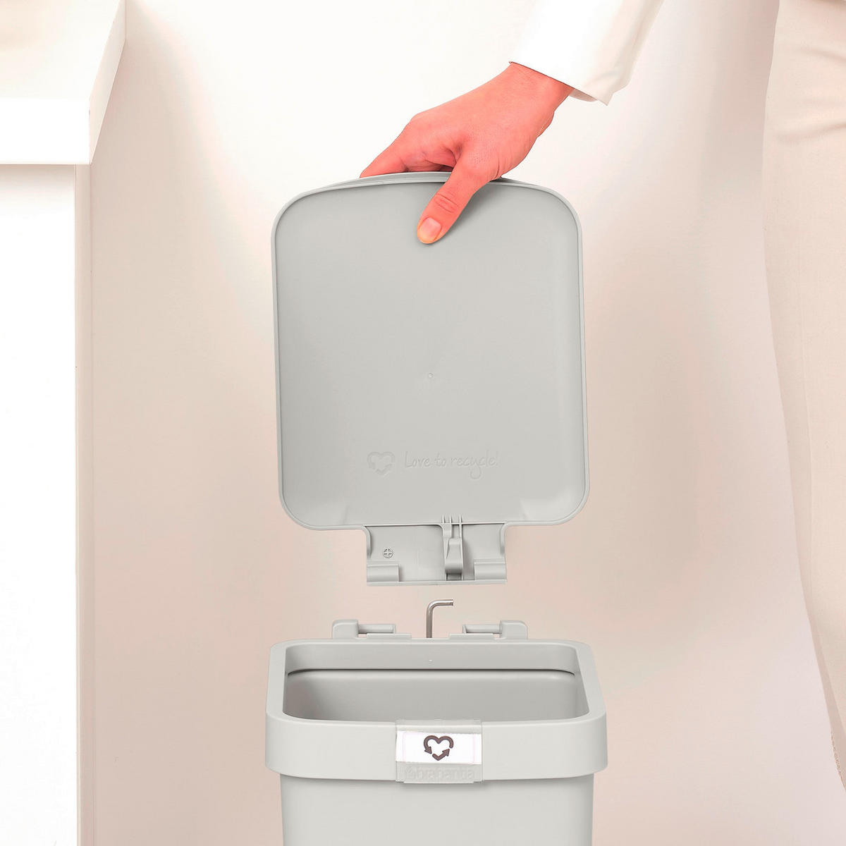 Pedalhink plast   - vit, Basics, plast (20,3/38,1/26,5cm) - Brabantia