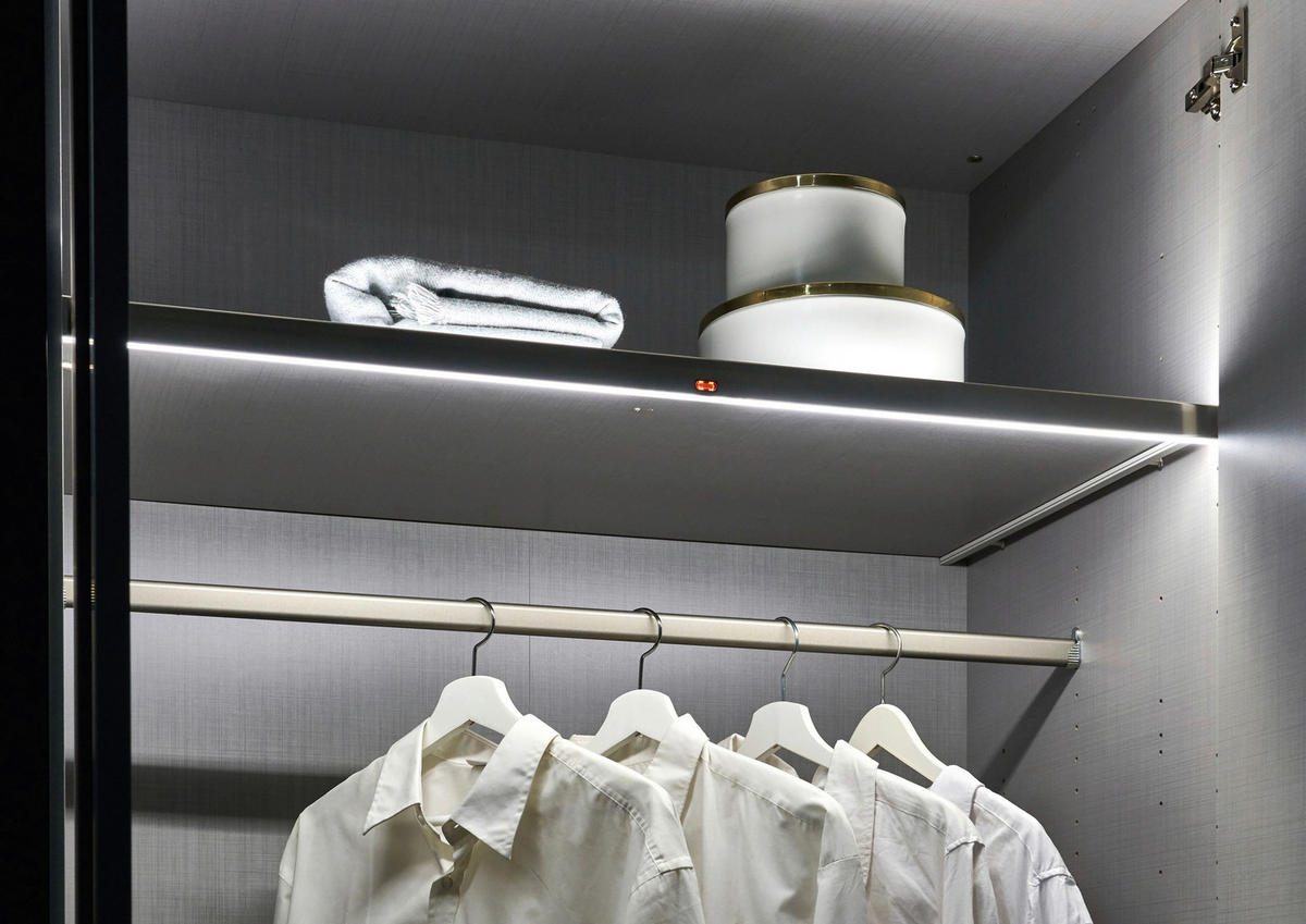 SCHRANKBELEUCHTUNG - Grau, Kunststoff (96cm) - Carryhome