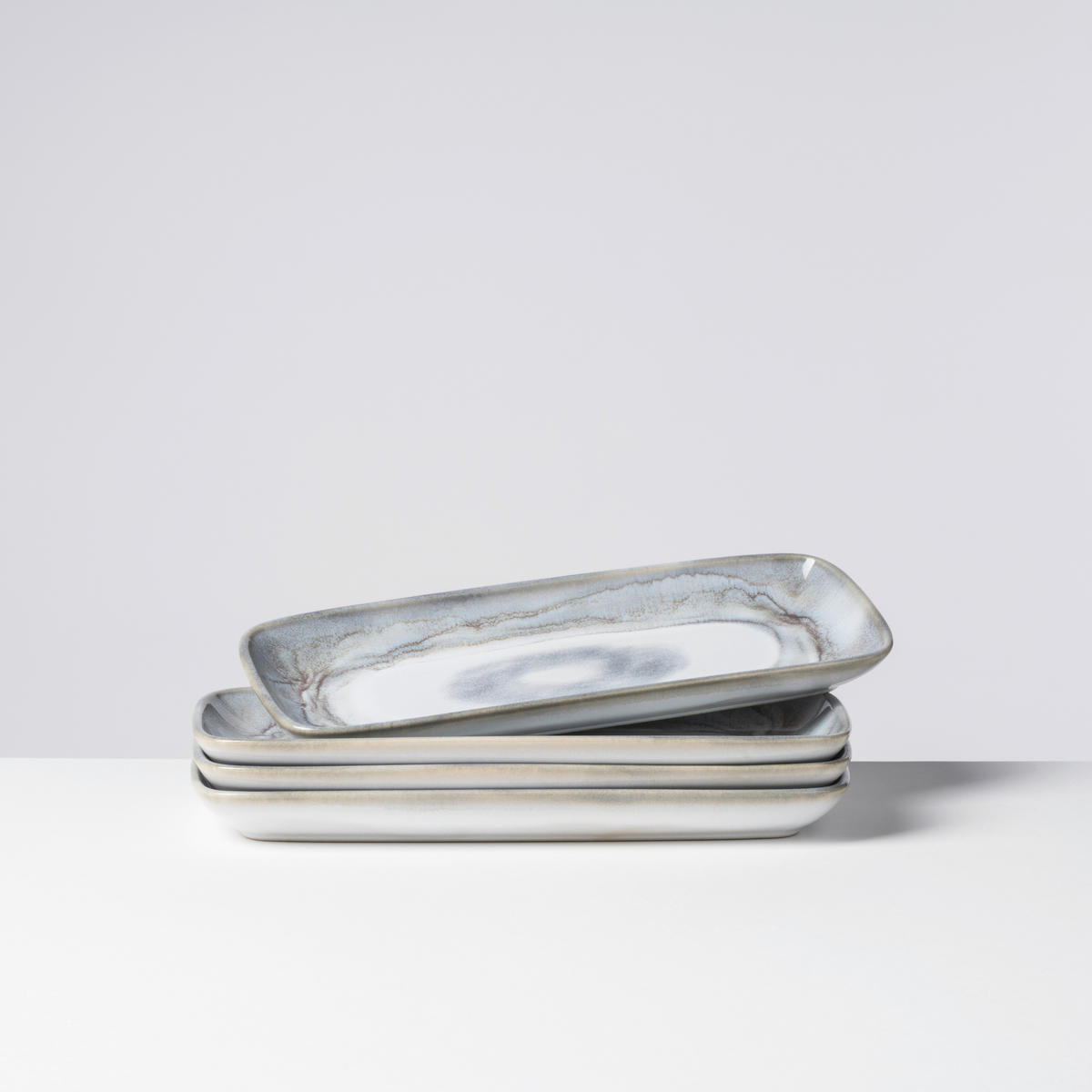 PLATTE TIEFER SEE  - Grauweiß, Basics, Keramik (28/2,5/11,5cm) - Gipfelstück