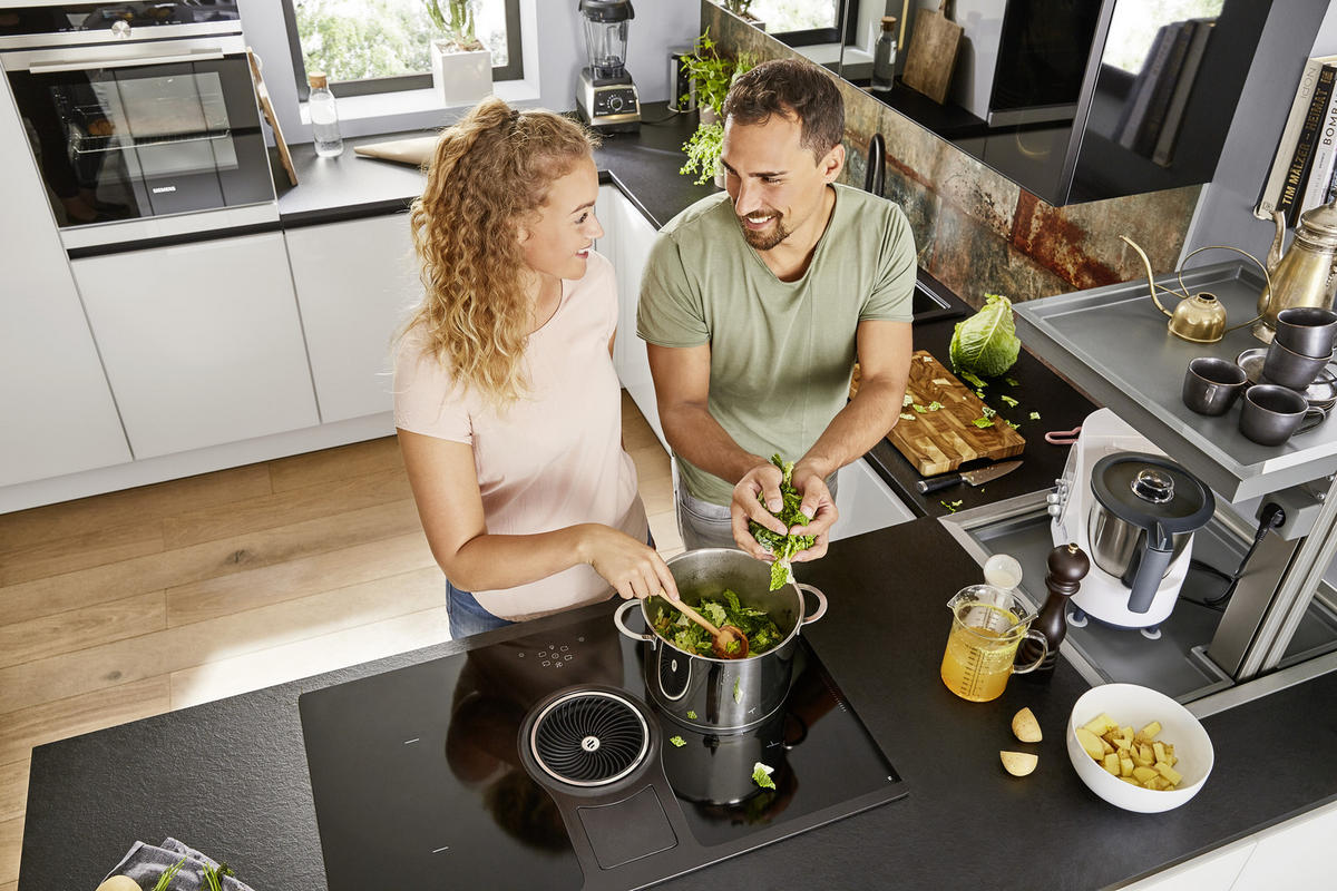 EINBAUKÜCHE   - Weiß, Design, Glas/Holzwerkstoff - Dieter Knoll