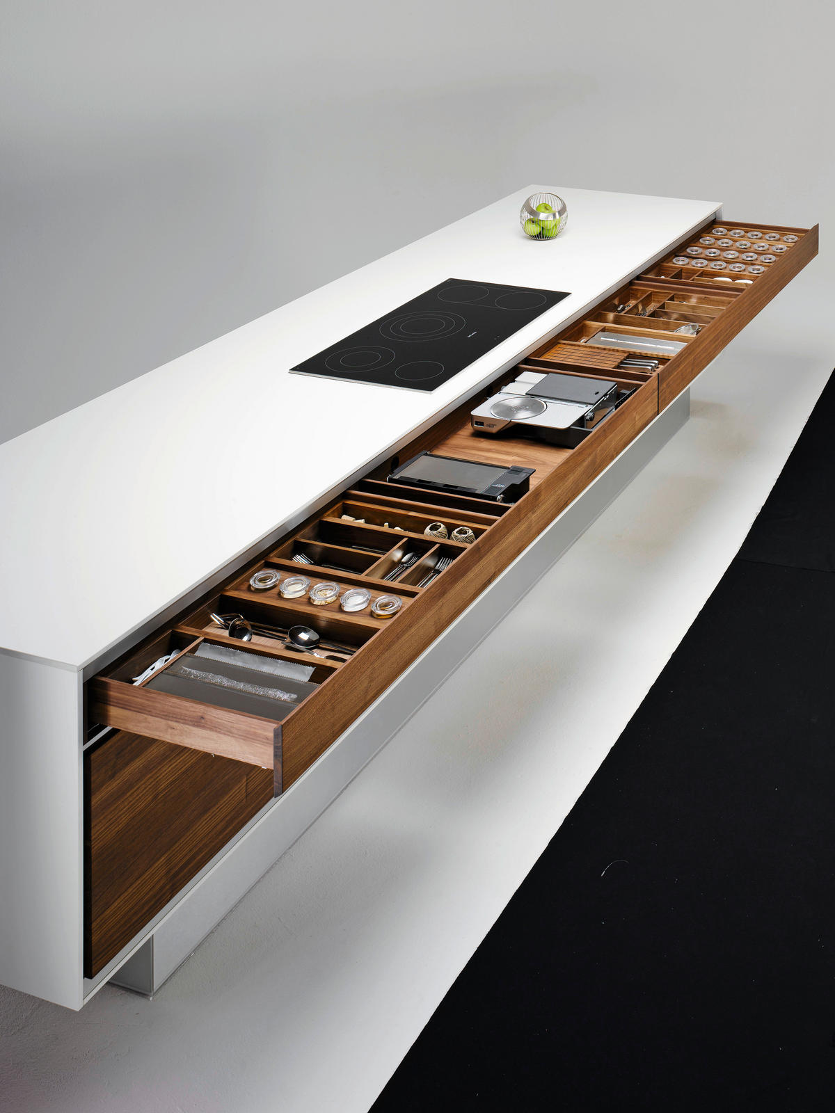 EINBAUKÜCHE VAO  - Nussbaumfarben, Design, Holz - Team 7
