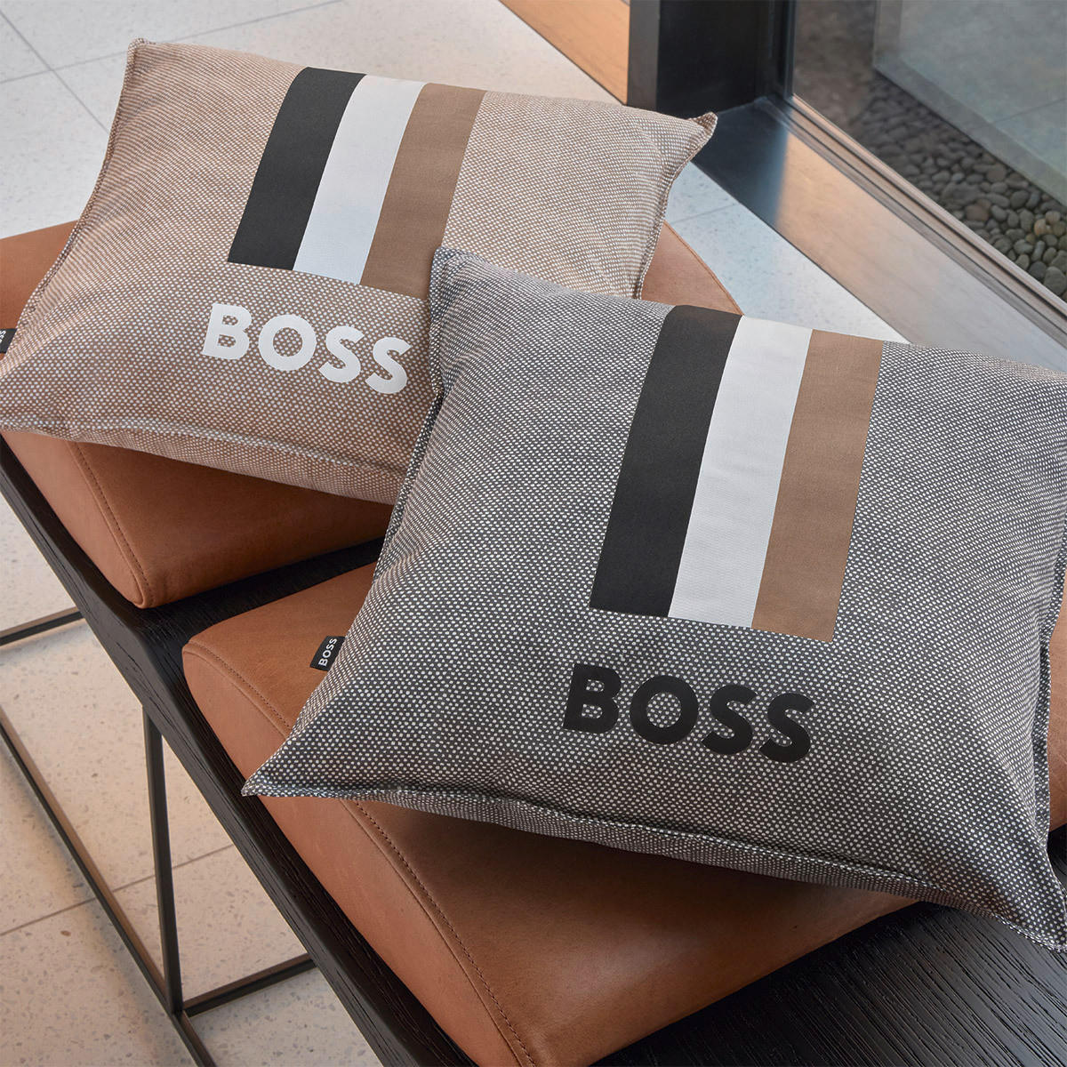 ZIERKISSEN    - Design (45/45cm) - Hugo Boss