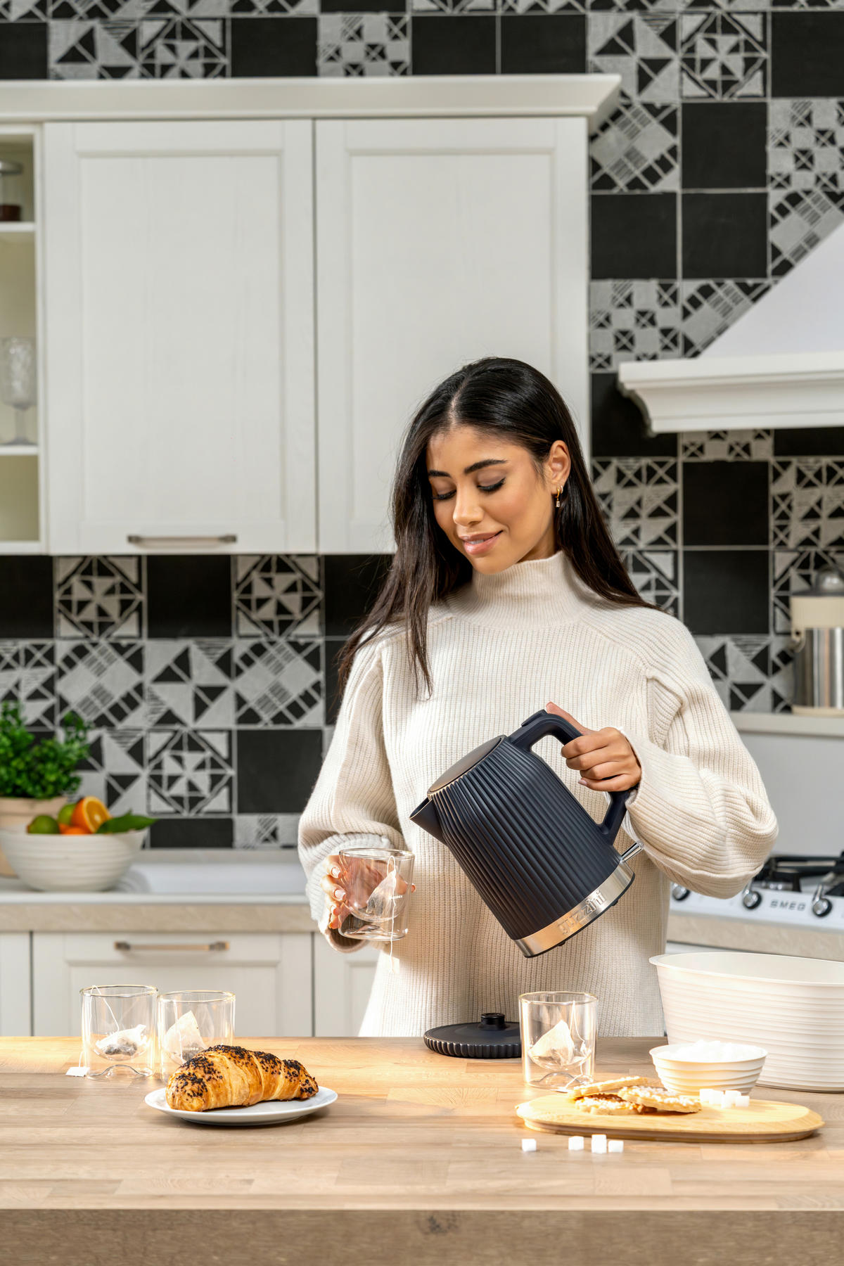 WASSERKOCHER Sous Chef  - Anthrazit, Basics, Kunststoff (1.7l) - GUZZINI