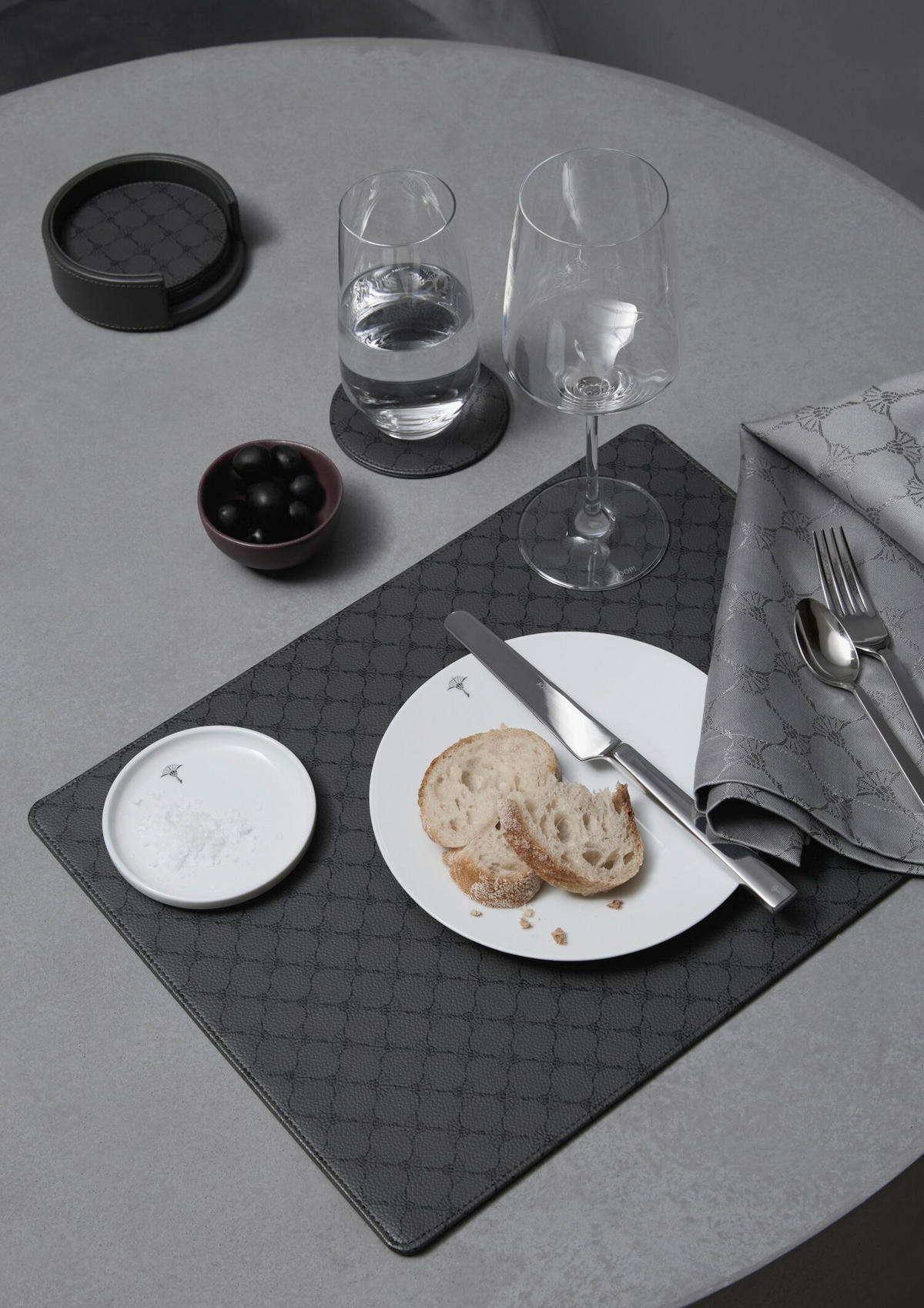 TISCHSET CORNFLOWERACCESSOIRES Kunststoff Anthrazit, Schwarz  - Anthrazit/Schwarz, Design, Kunststoff (30/0,3/40cm) - Joop!