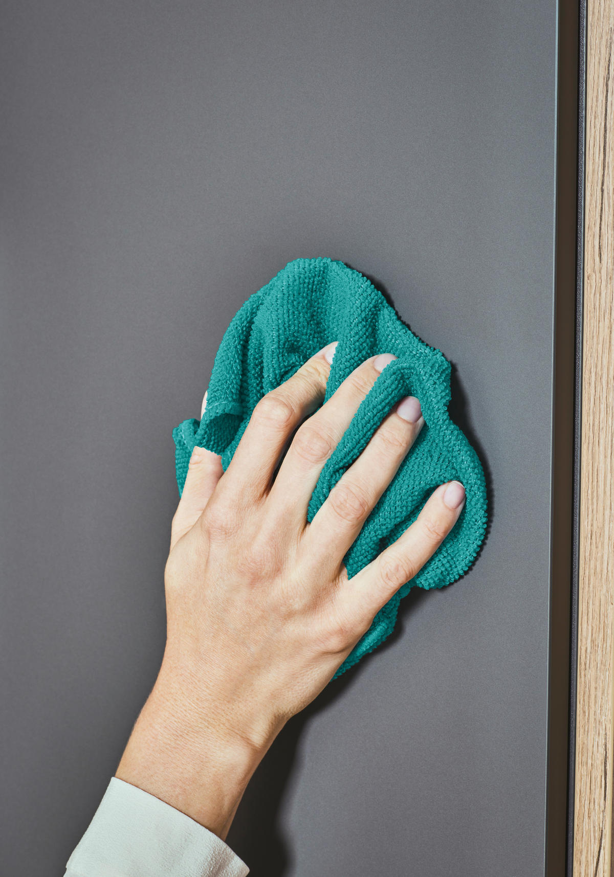 EINBAUKÜCHE   - Graphitfarben, Design, Holzwerkstoff - Xora