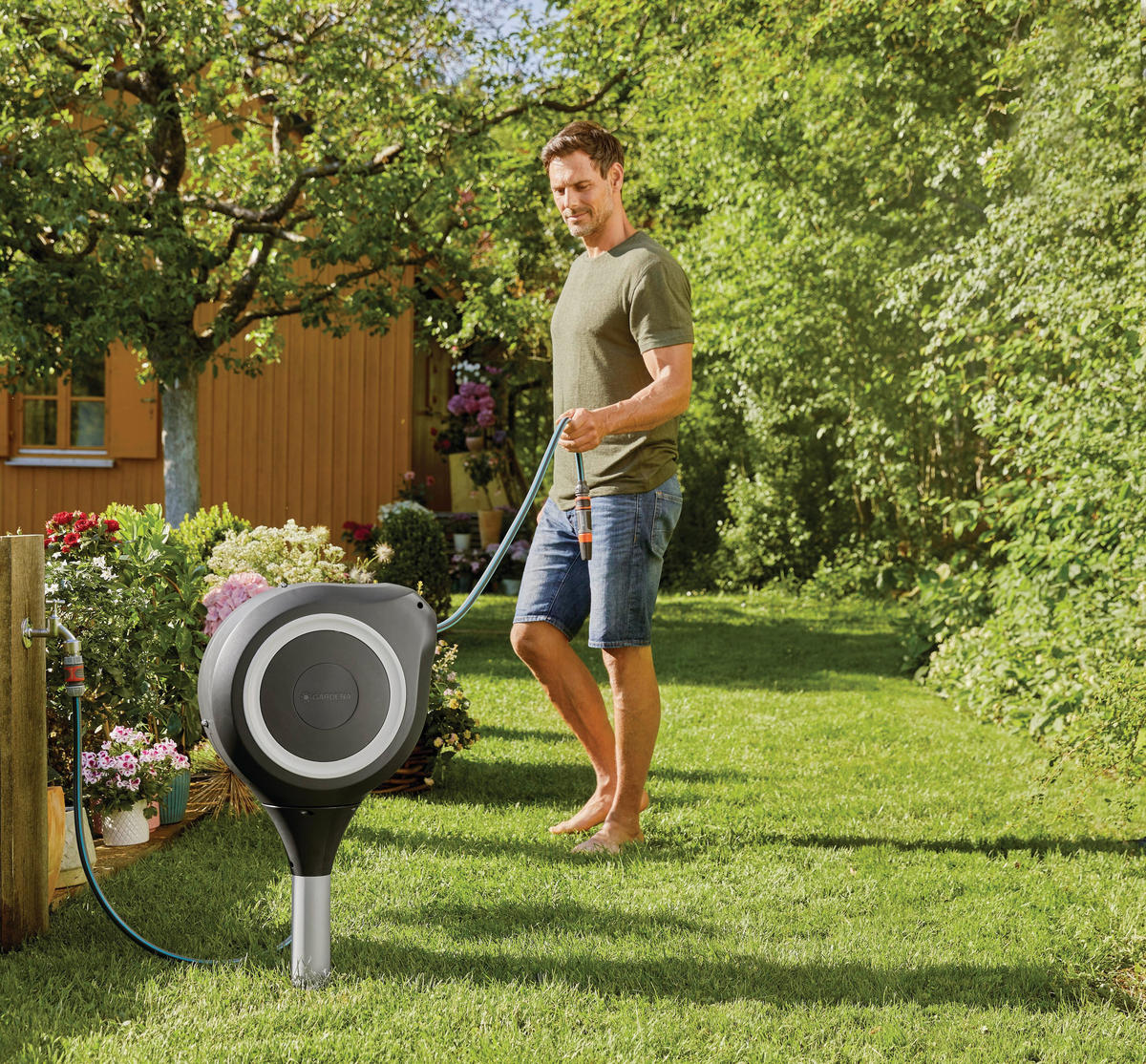 SCHLAUCHAUFROLLER - Anthrazit/Weiß, Basics, Kunststoff (40,6/22,8/71,1cm) - Gardena