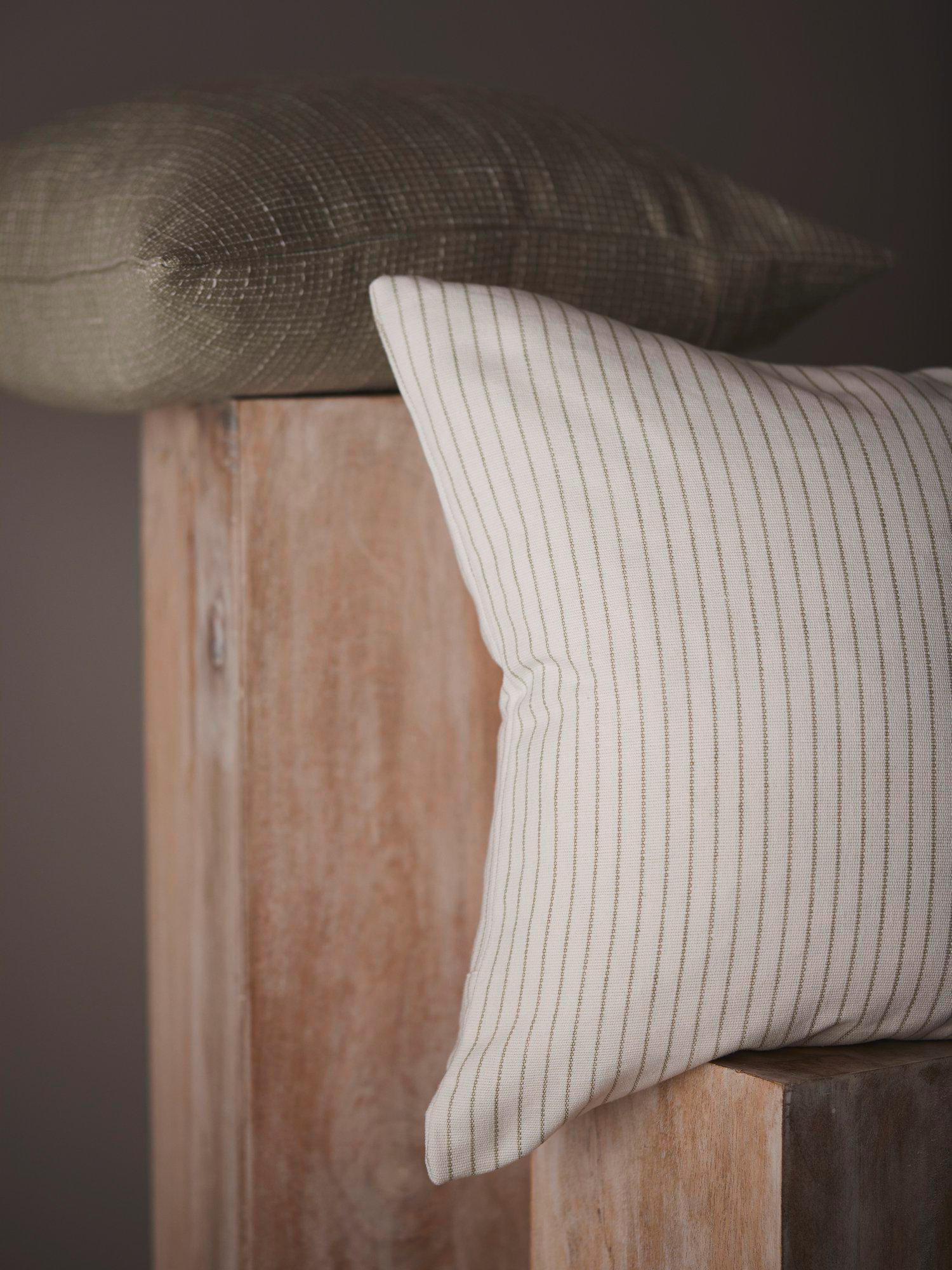 KISSENHÜLLE Bea 45/45 cm  - Grün, Basics, Textil (45/45cm) - Svanefors