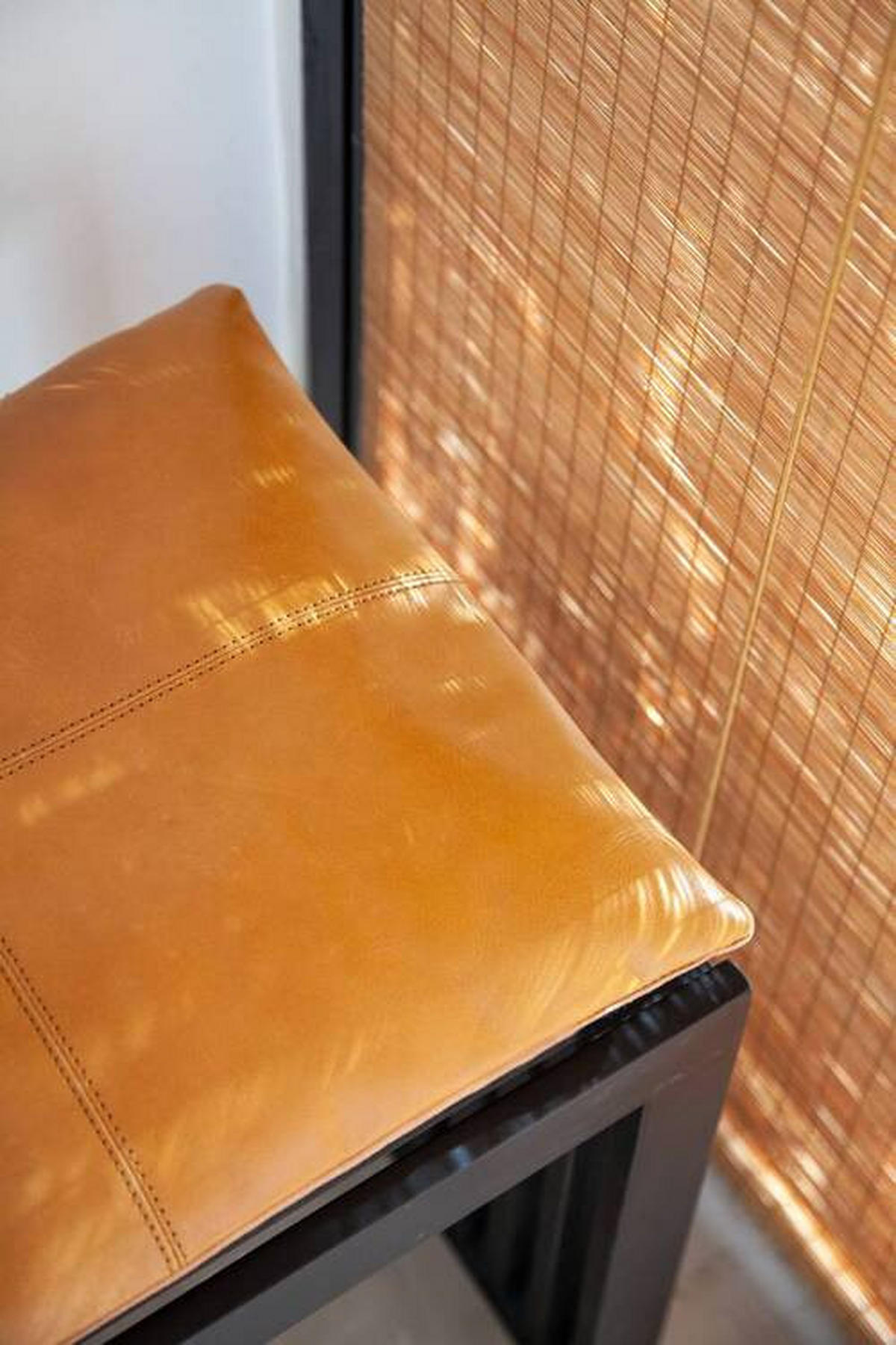 BANKAUFLAGE in  - Braun, Design, Leder (45/3/35cm) - MID.YOU