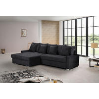 MID.YOU ECKSOFA SALVADOR Schwarz Mikrofaser, links davon: Hochflorteppich in weiß, rechts davon: Beistelltisch in weiß, Lowboard, Kissen in hellem Wohnzimmer.