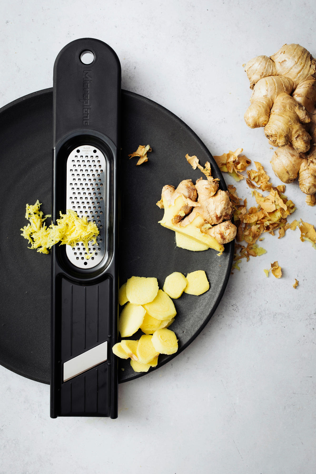 ALLZWECKREIBE  - Schwarz, Basics, Kunststoff/Metall (5/27,5/1cm) - MICROPLANE