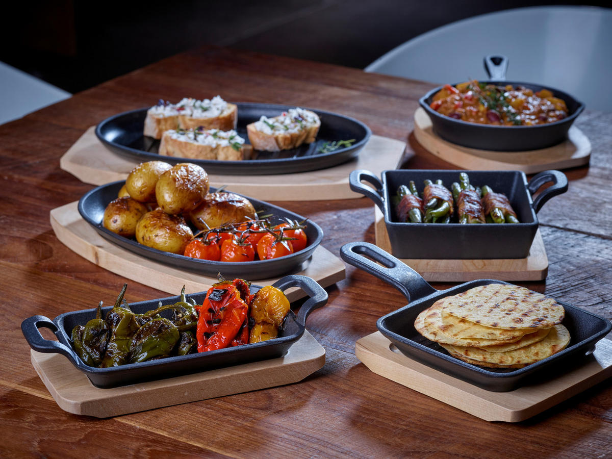 SERVIERPFANNE Emaille  - Schwarz, Basics, Metall (25,4/15,8/3,2cm) - Echtwerk