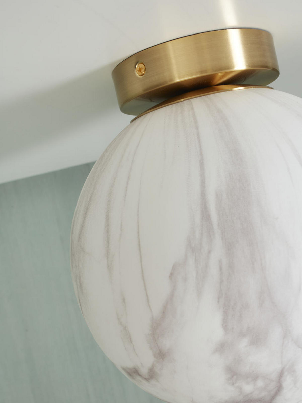 DECKENLEUCHTE Carrara Globus 22 cm  - Goldfarben/Weiß, Basics, Glas/Metall (22cm) - It's about Romi