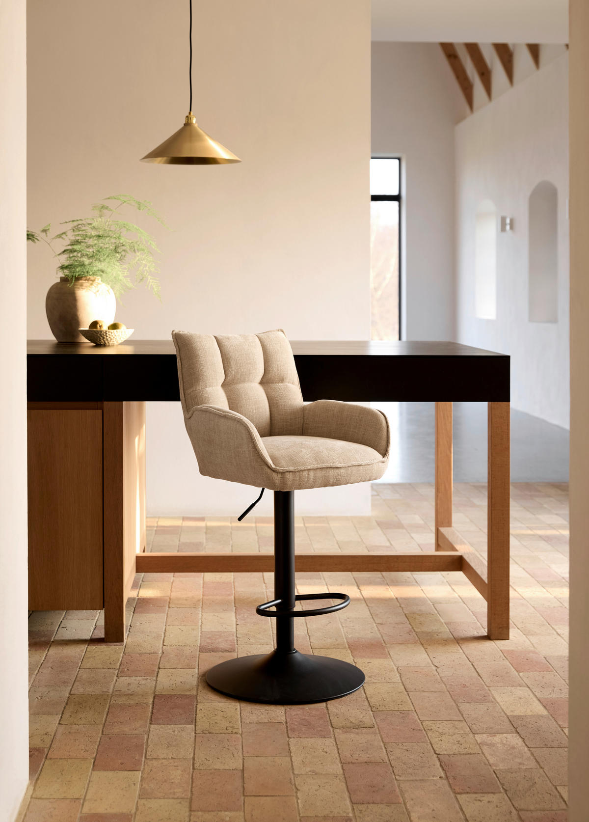 BARHOCKER-SET Creme, Beige Sitzfläche 360° drehbar, gepolsterte Armlehnen  - Beige/Creme, MODERN, Textil/Metall (52/98,5-113,5/53cm) - Livetastic