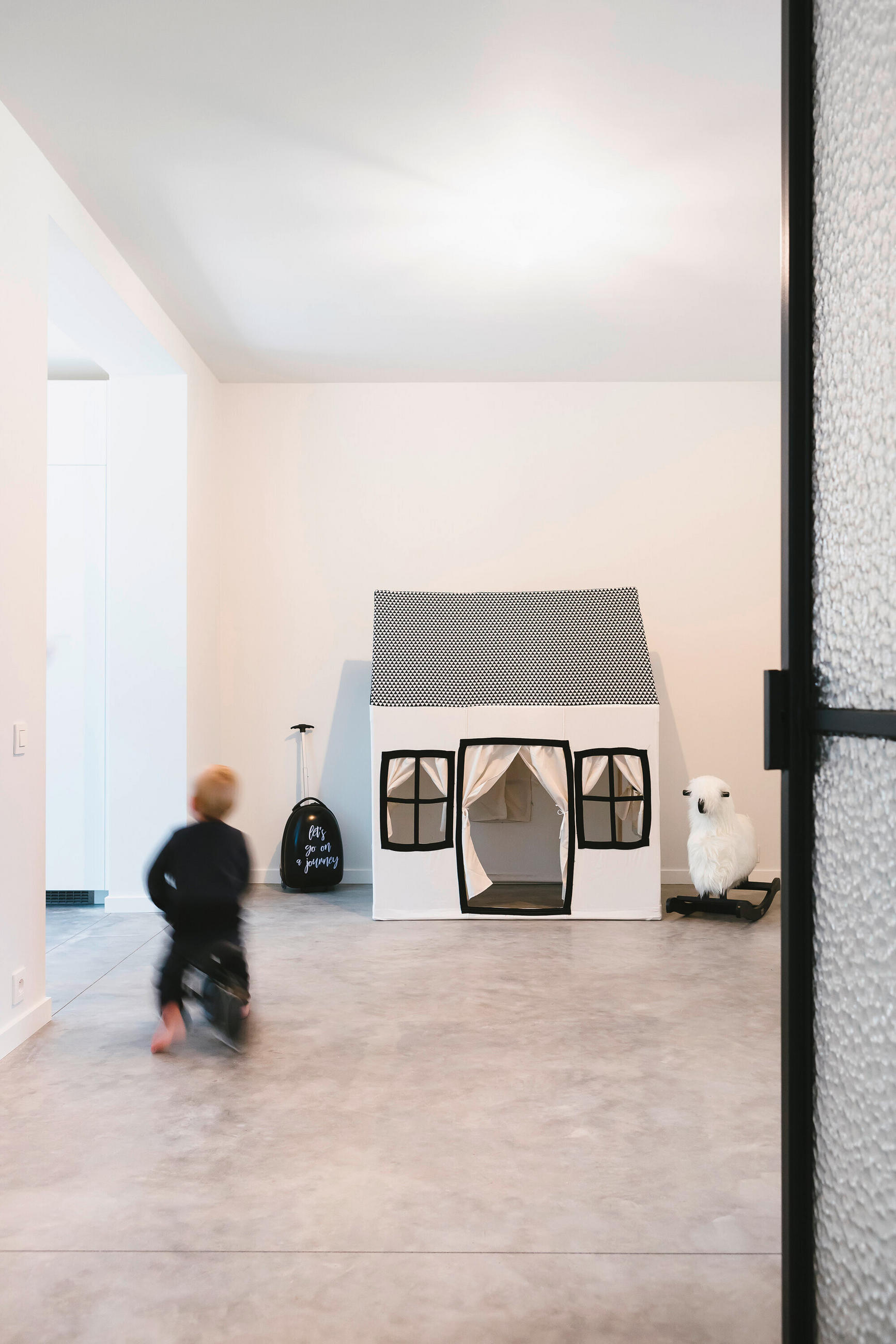 SPIELZELT - Schwarz/Weiß, Basics, Holz/Kunststoff (125/95/145cm) - Childhome