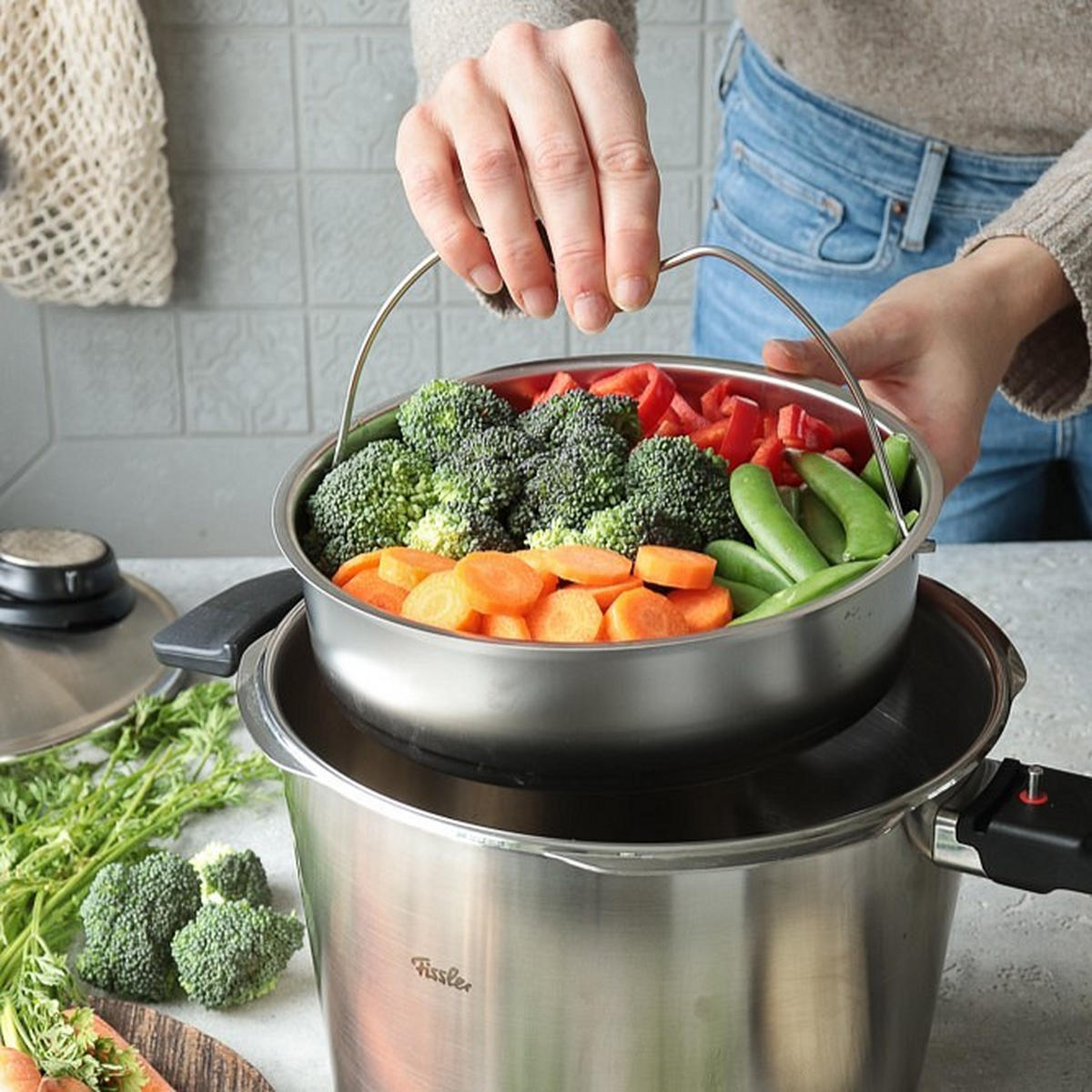 SCHNELLKOCHTOPF VITAVIT® PREMIUM satiniert 6.0 L  - Silberfarben, Basics, Metall (22cm) - Fissler
