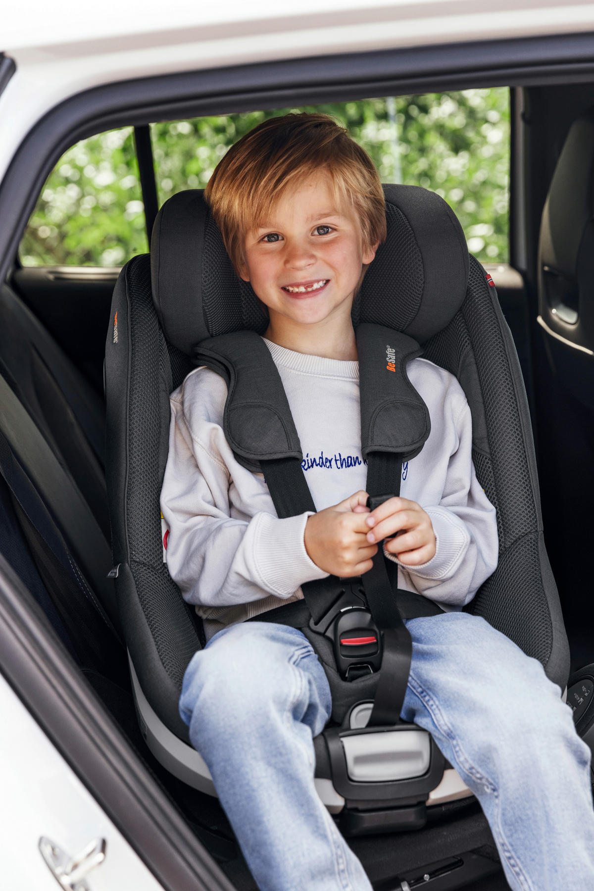 AUTO-SEDIŠTE ZA DECU  Beyond 360  - tamnosiva, Osnovno, tekstil (67/44cm) - Besafe
