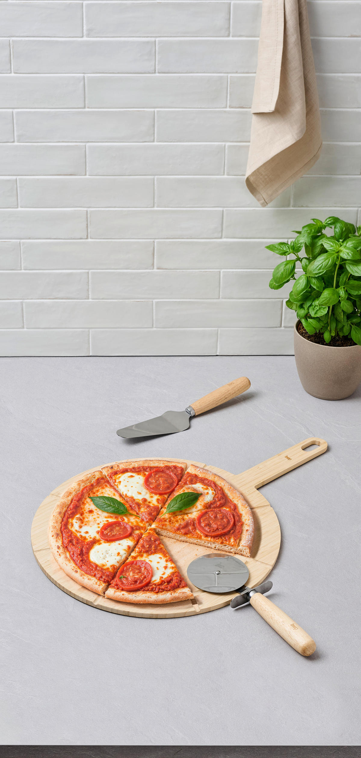 PIZZASET  - Edelstahlfarben/Naturfarben, Basics, Holz/Metall - Homeware Profession.