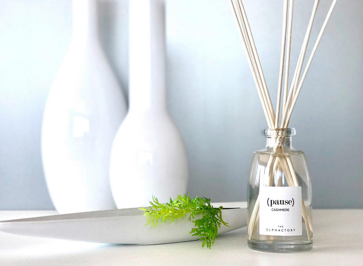 Difuzor Cashmere  - večbarvno, Basics, karton/steklo (100ml) - The Olphactory