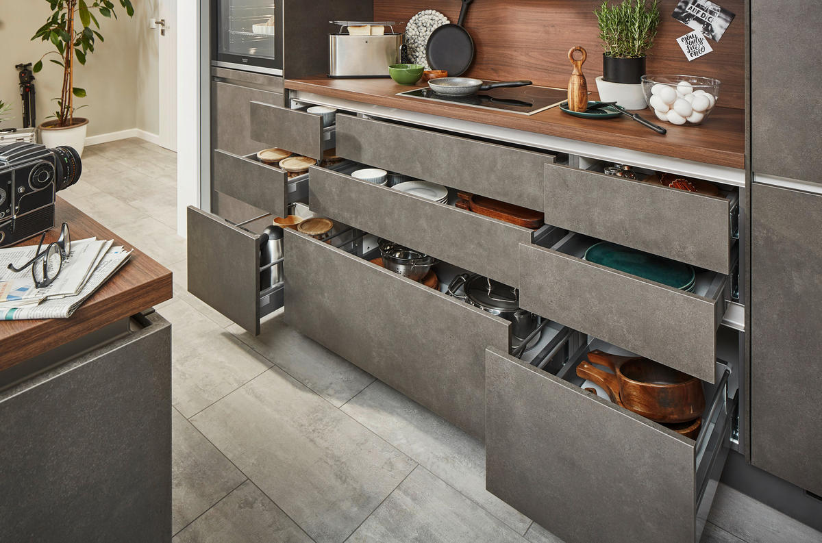 INBYGGNADSKÖK   - Design, trämaterial - Celina