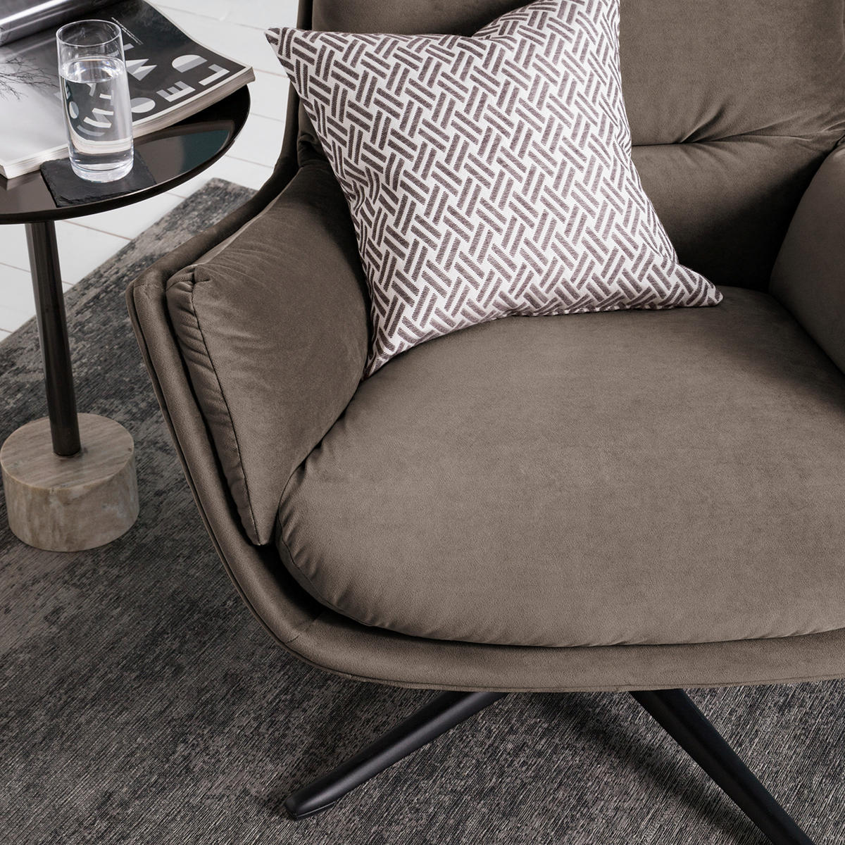 SESSEL in Samt Taupe  - Taupe/Schwarz, Design, Textil/Metall (83/94/97cm) - home24