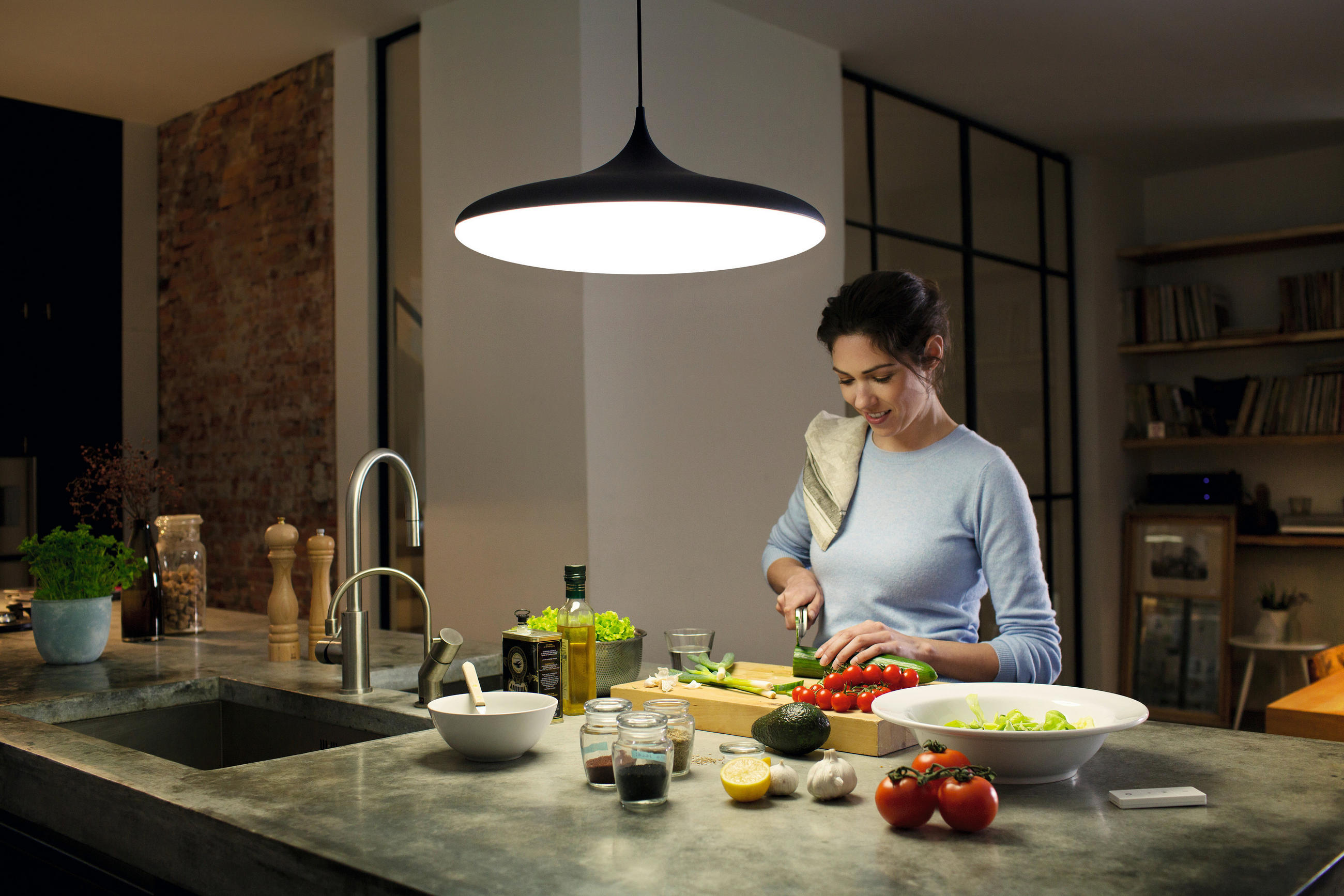 LAMPĂ SUSPENDATĂ CU LED 34,8/5,1 cm  - negru, Design, plastic (34,8/5,1cm) - Philips HUE