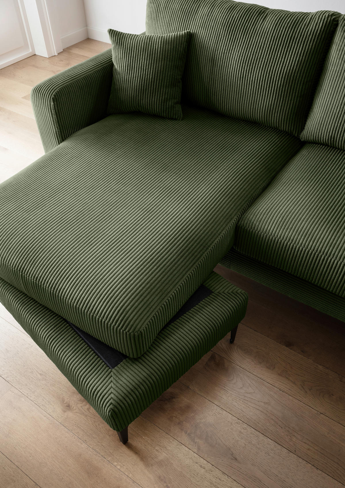 ECKSOFA in Cord Dunkelgrün  - Dunkelgrün/Schwarz, Basics, Textil/Metall (204/153cm) - Livetastic