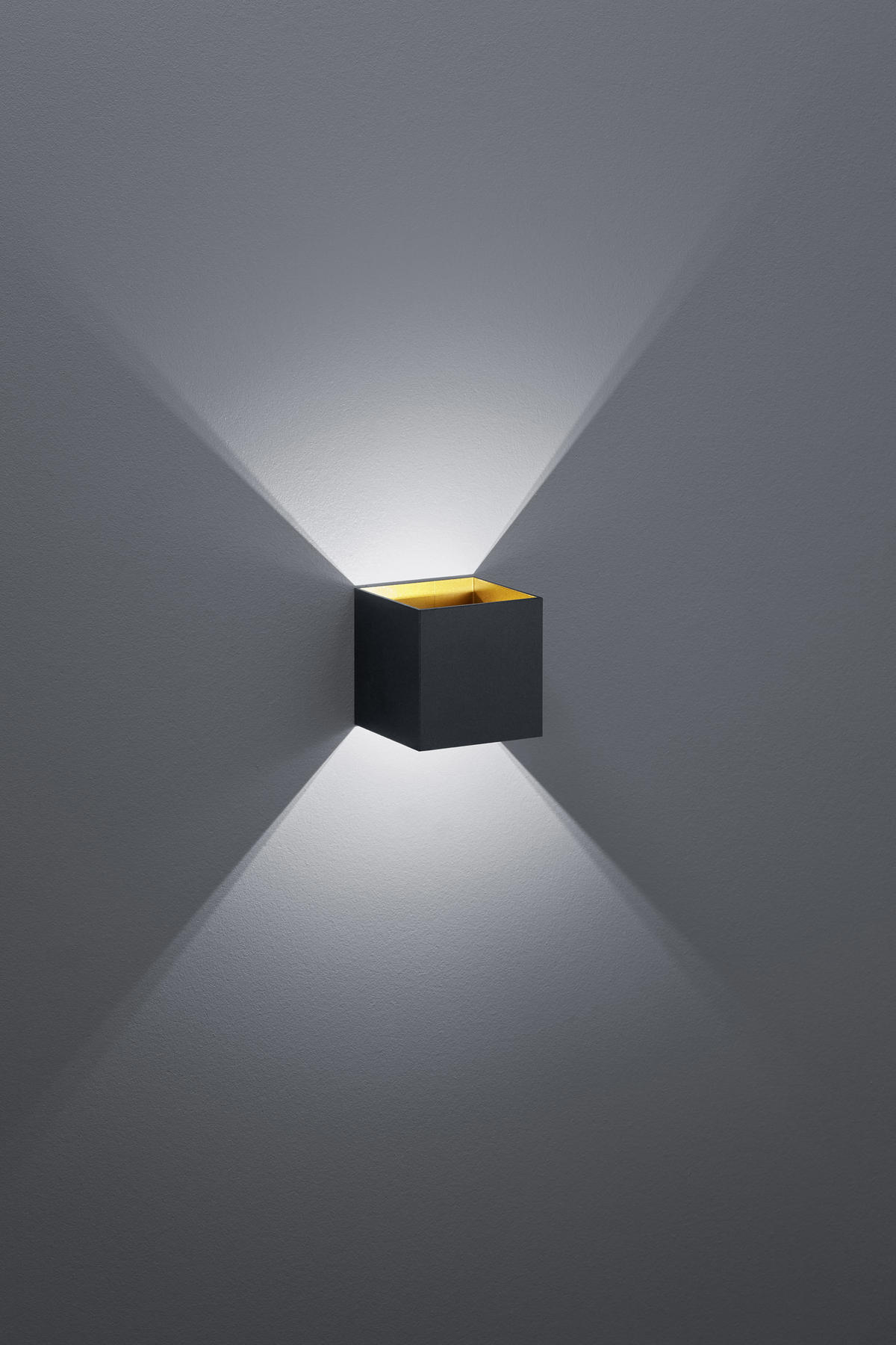 ZIDNA LED LAMPA - zlatna/crna, Osnovno, metal (10/10/10cm)