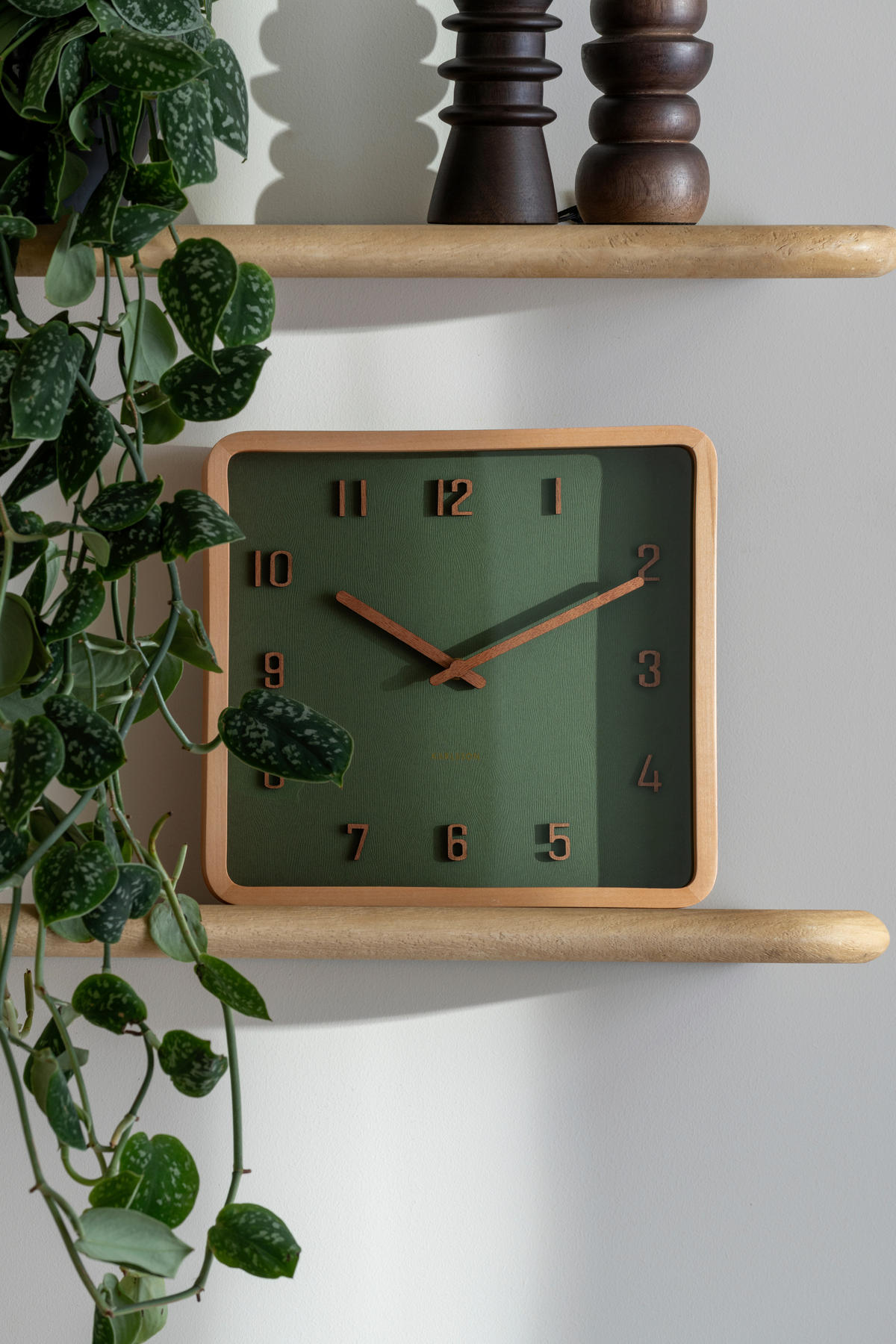 WANDUHR Dunkelgrün 26/26/5.3 cm  - Dunkelgrün, Basics, Holz (26/26/5.3cm) - Karlsson