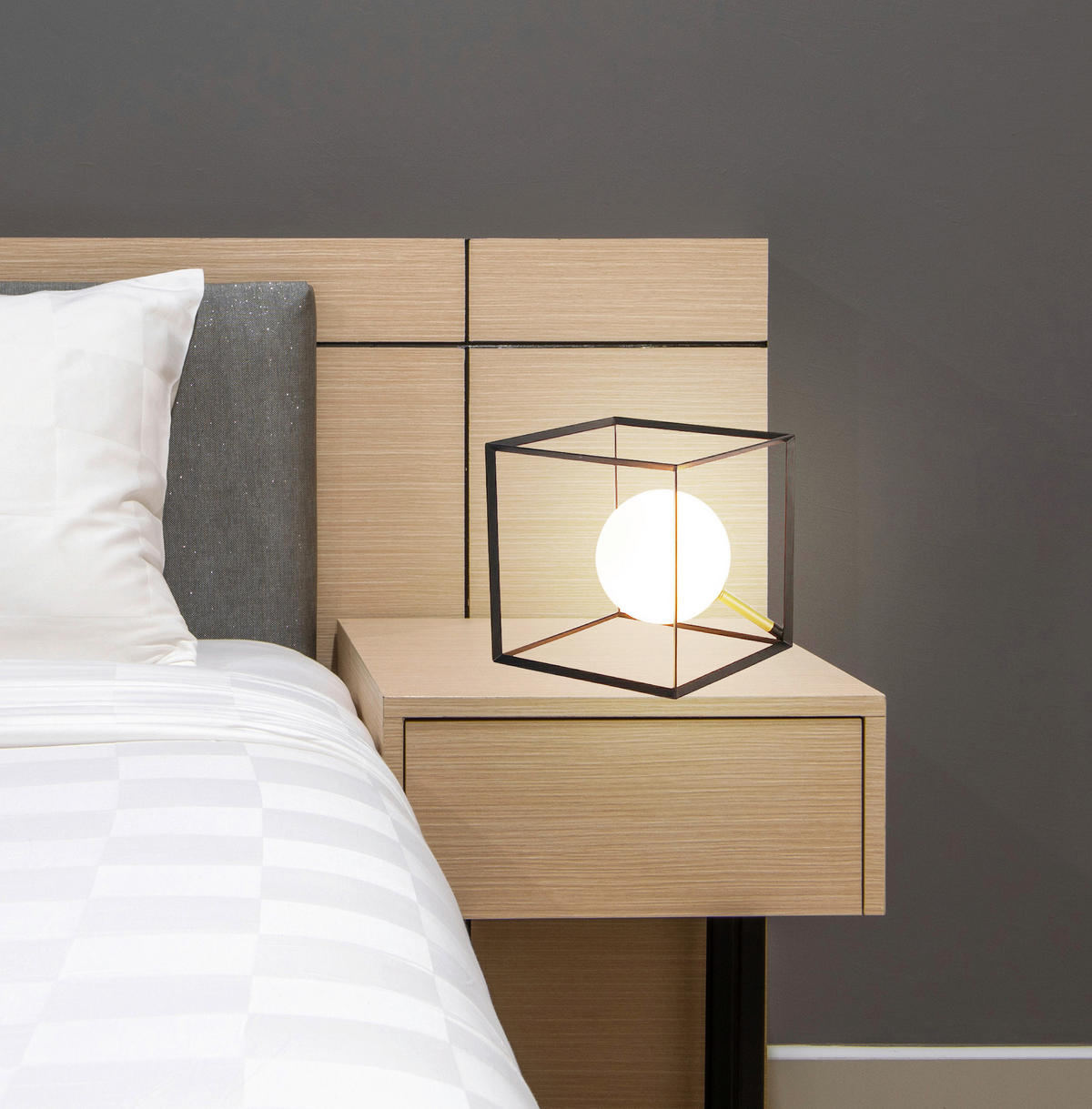 BORDSLAMPA Weert 15/15/15 cm   - beige/guldfärgad, Design, metall (15/15/15cm)