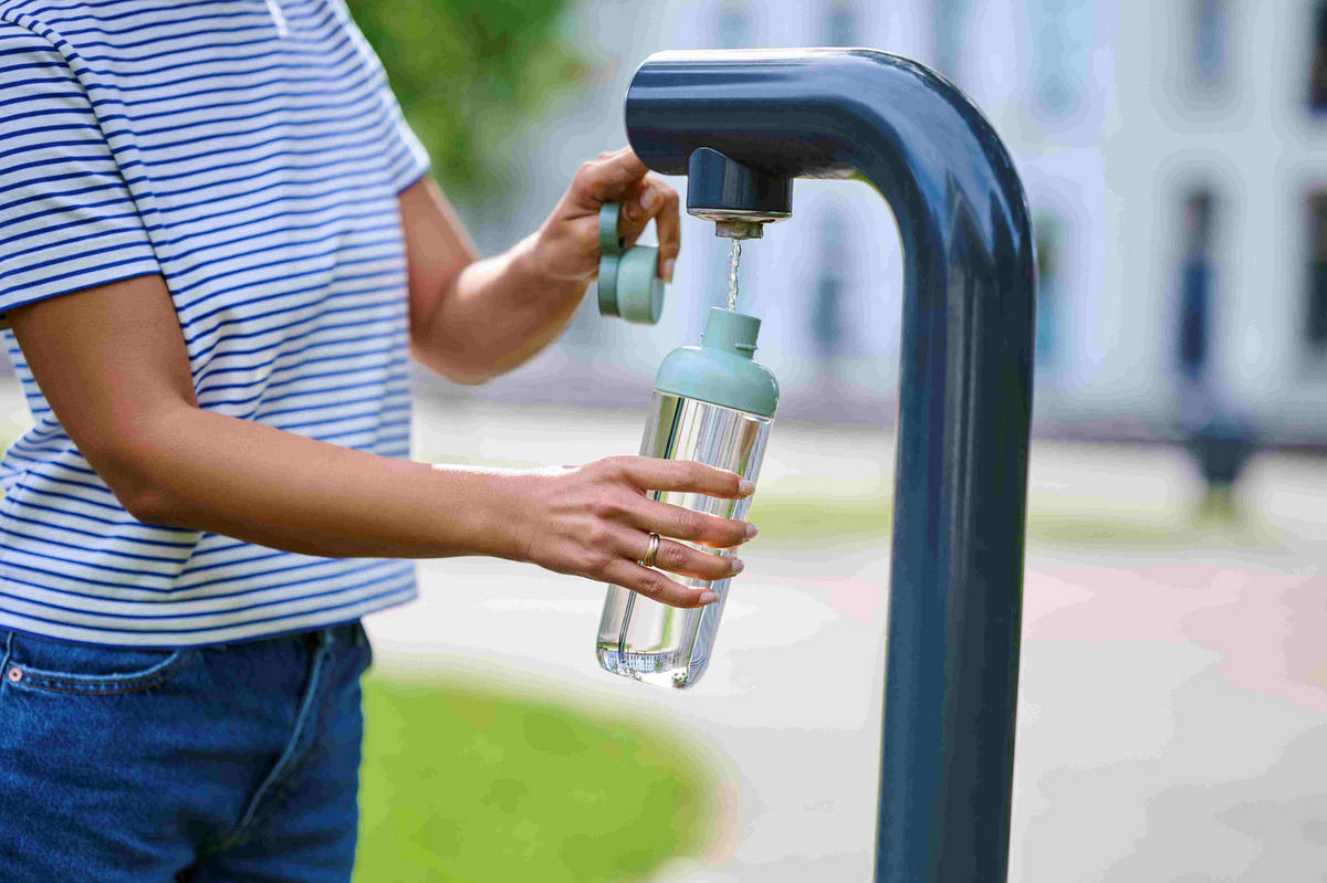 UNIVERZÁLNA FĽAŠA 0.7 l - šalviovozelená, Konventionell, plast (9/7,5/24,2cm) - Mepal