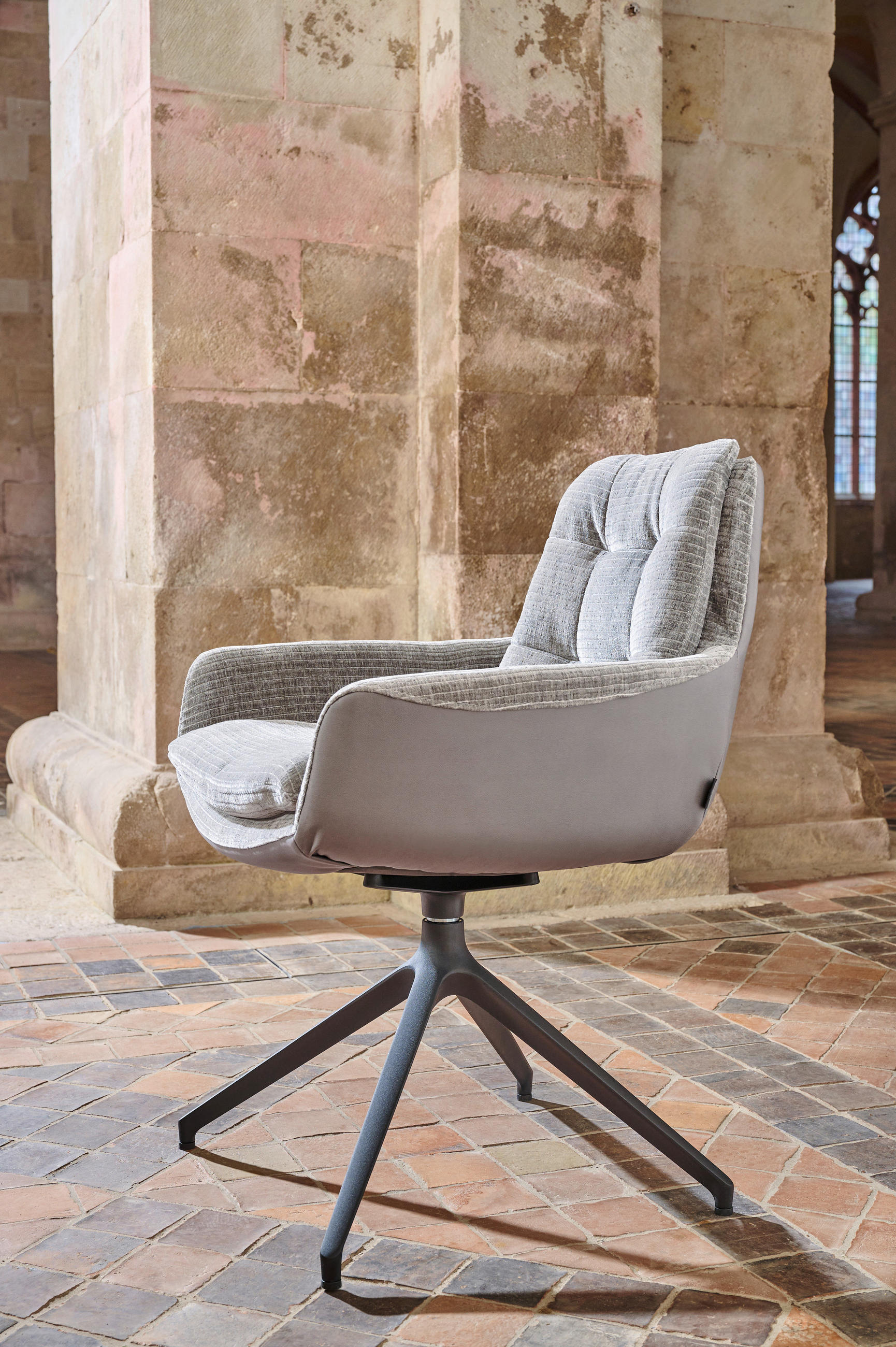 ARMLEHNSTUHL  in Chenille, Mikrofaser  - Schwarz/Grau, Design, Textil/Metall (63/90/69cm) - Johann Jakob