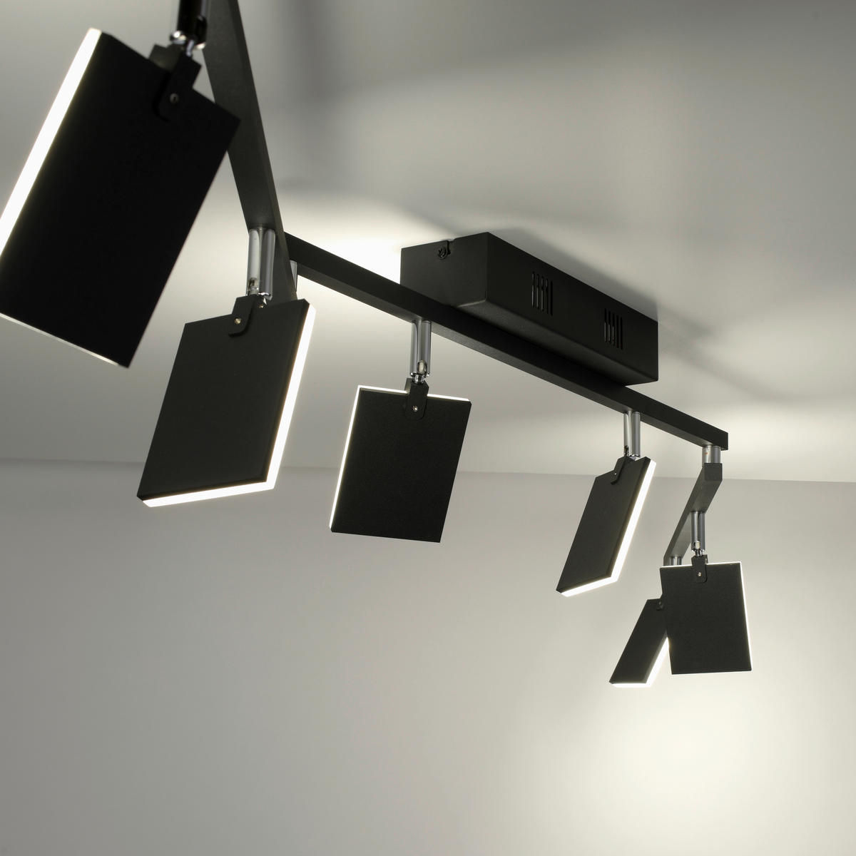 LED-STRAHLER PURE-MIRA 161/104/34 cm   - Schwarz, Design, Kunststoff/Metall (161/104/34cm) - Neuhaus PURE