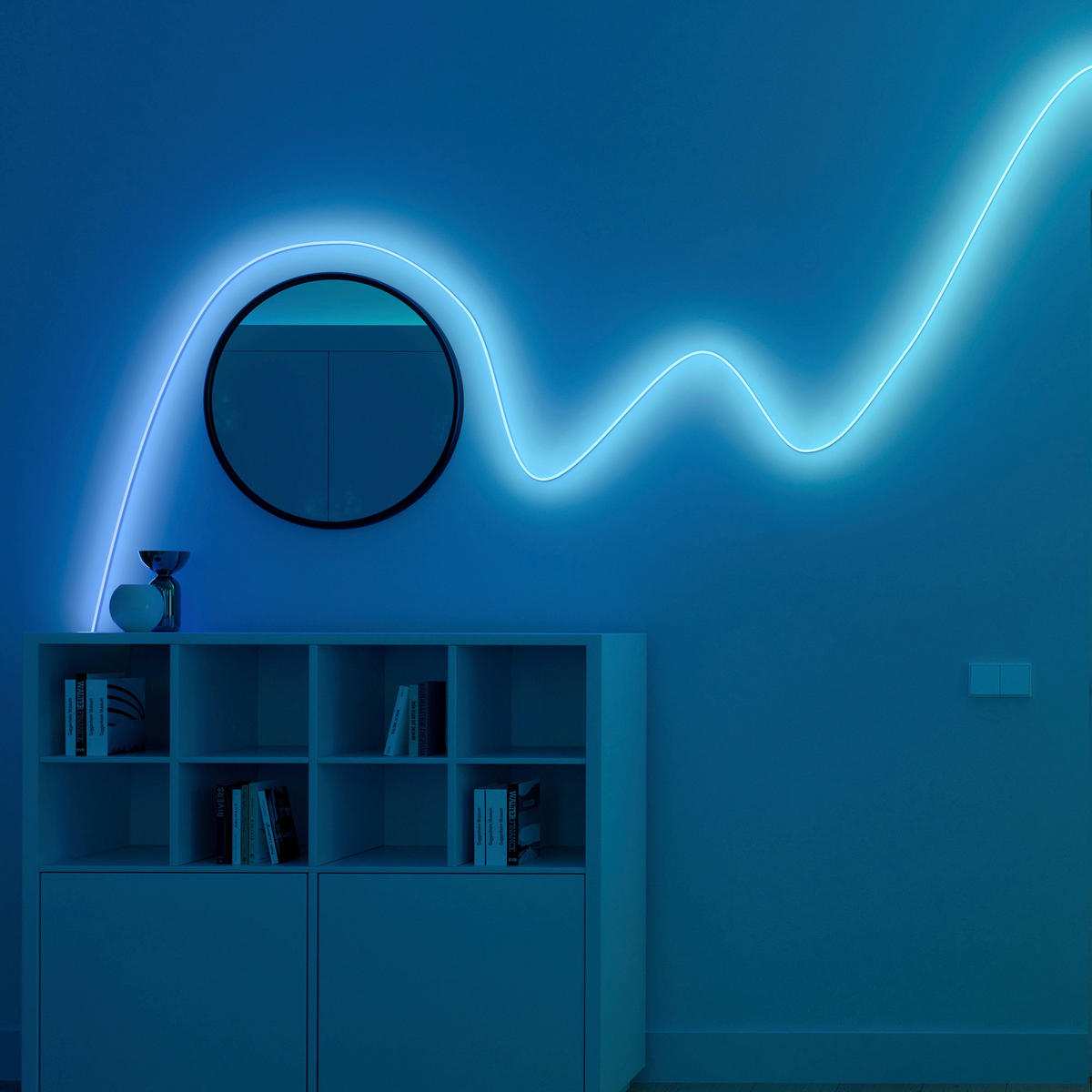 LED-STRIP Essential  - Weiß, Basics, Kunststoff (1,3/0.7cm) - Philips HUE