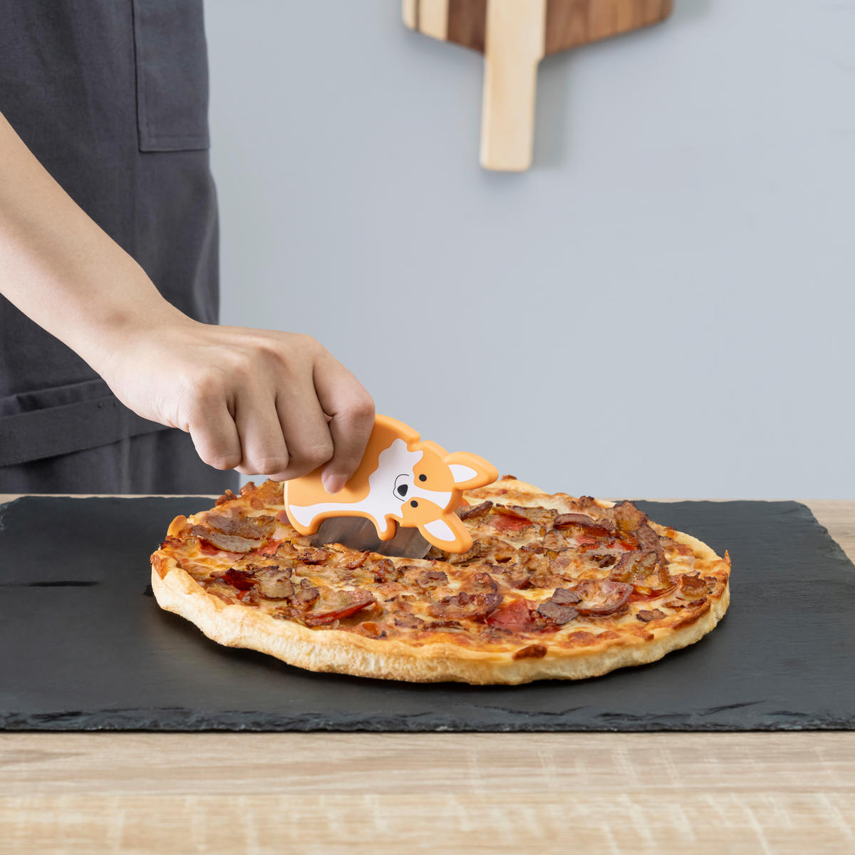PIZZAVÁGÓ - Basics, műanyag/fém (1,2/14,5/14cm) - Kikkerland