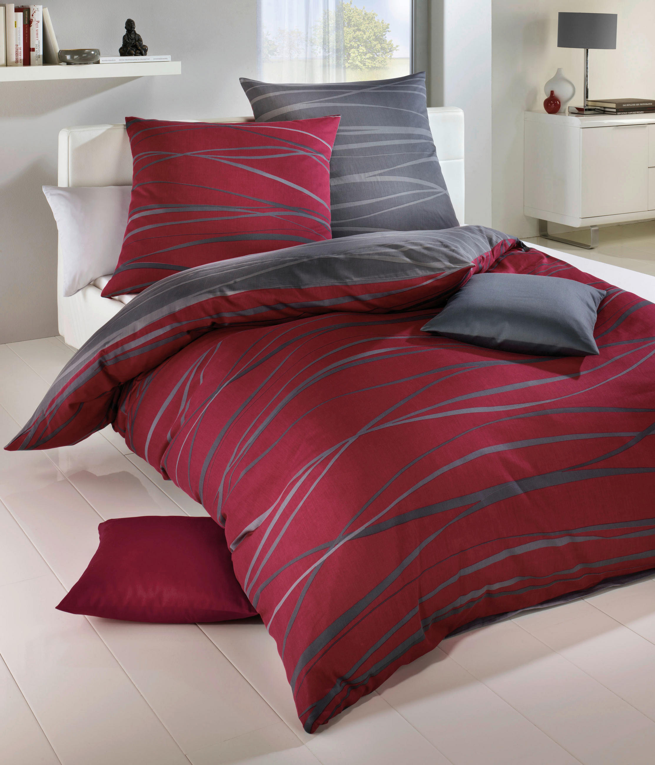 POSTELJNINA MOTION 240/220 cm saten rdeča  - rdeča, Design, tekstil (240/220cm) - Kaeppel