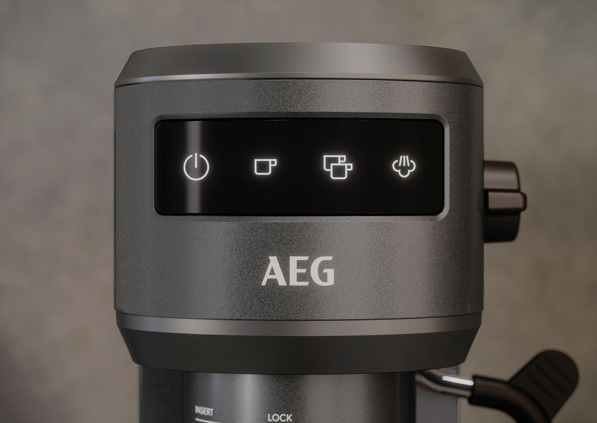 ESPRESSOMASCHINE  - Schwarz, Basics, Kunststoff/Metall (14,7/30,4/41,2cm) - AEG