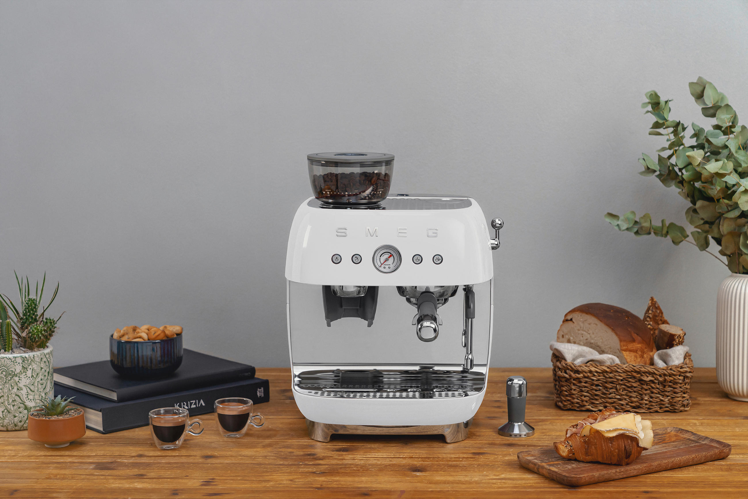 ESPRESSOMASCHINE  - Weiss, Basics, Metall (33.4/44.3/34cm) - SMEG