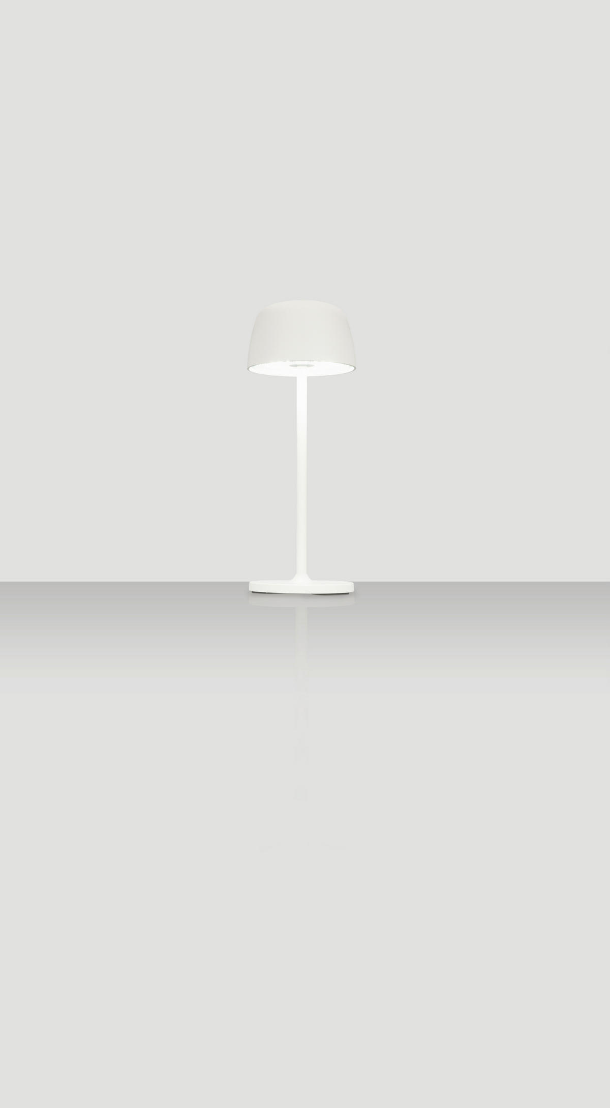 AKKU-TISCHLEUCHTE - Weiss/Transparent, Design, Kunststoff/Metall (10,5/27cm) - Novel