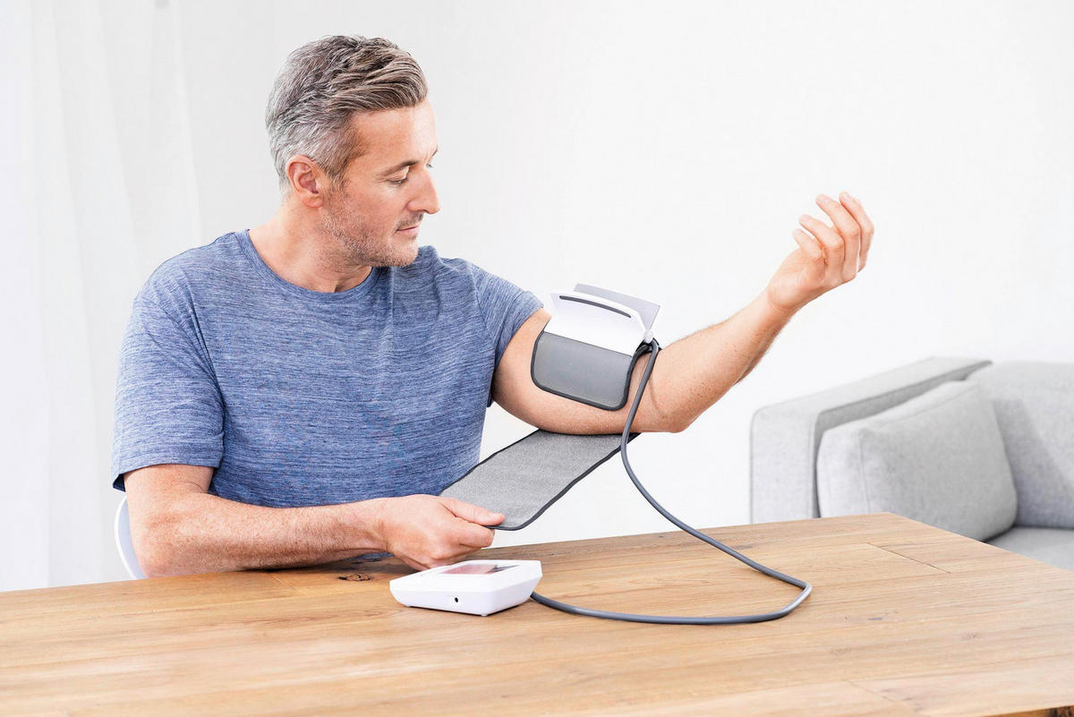 BLUTDRUCKMESSGERÄT  - Weiss, Basics (12,1/14,6/16,7cm) - Beurer