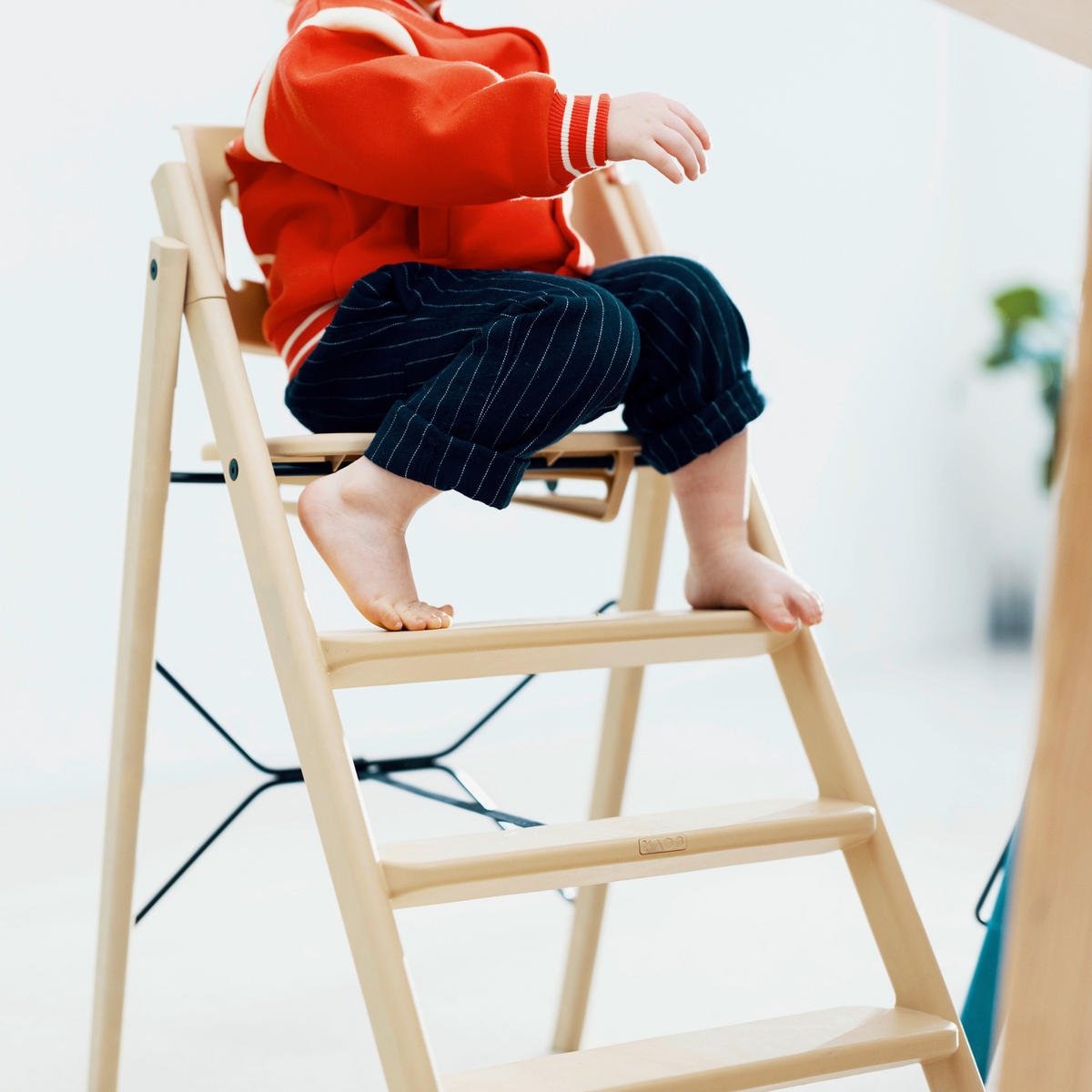 HRANILICA  KAOS Klapp High Chair  - krem, Basics, plastika (45,5/60/81cm)